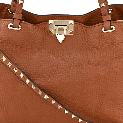 Valentino Garavani Pebbled Calfskin Medium Rockstud Tote Light Cuir 7 of 9