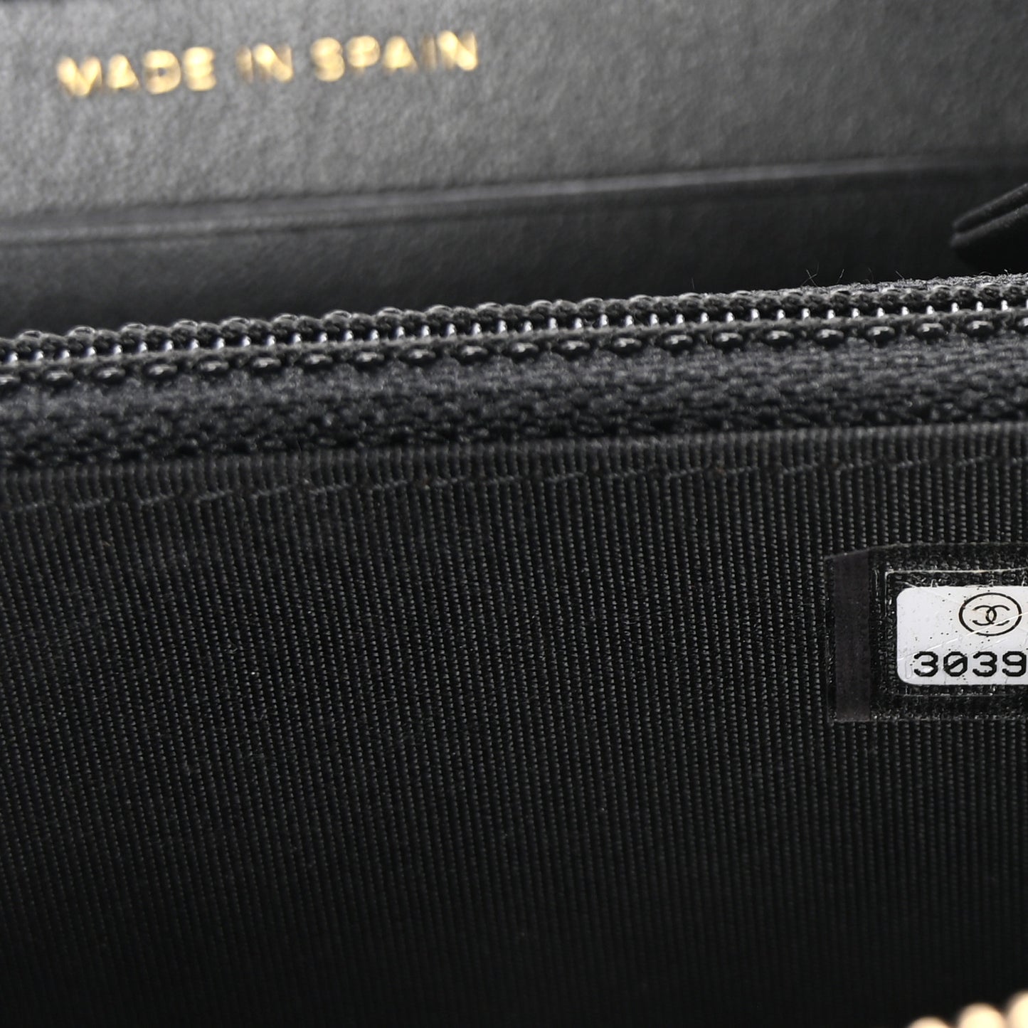 Caviar Quilted Filigree Zip Around Wallet Beige Black