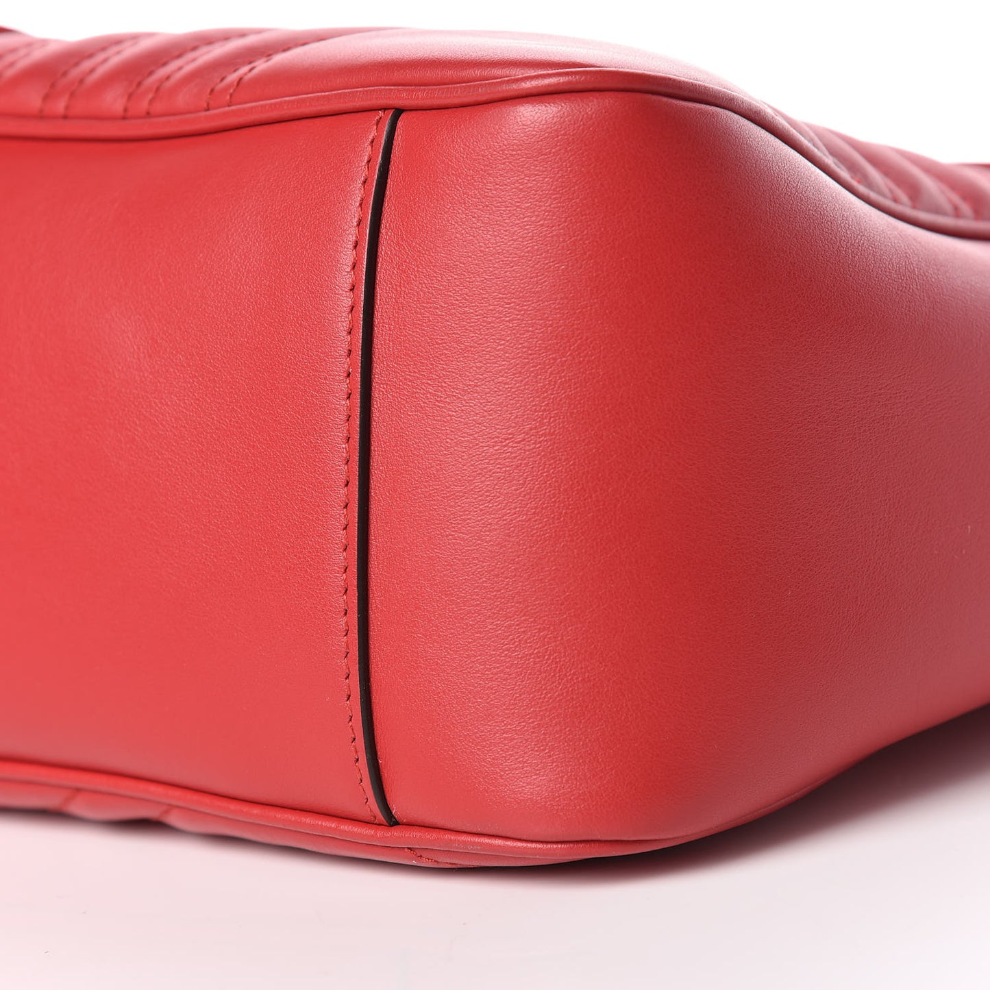 Calfskin Matelasse Large GG Marmont Shoulder Bag Hibiscus Red