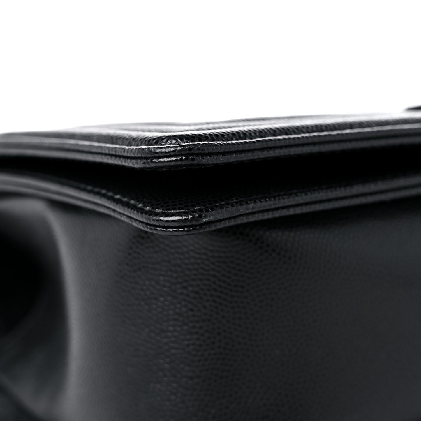 Caviar Quilted Medium Boy Flap Black