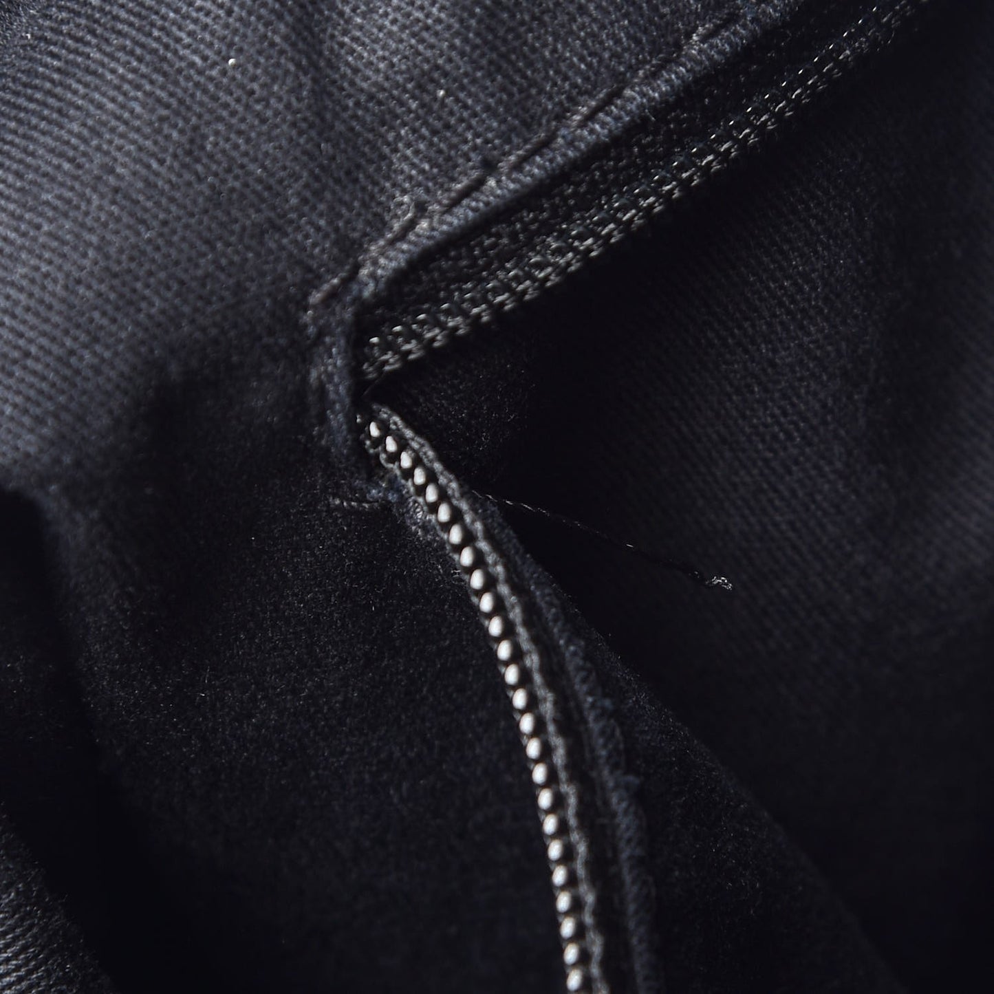 Crinkled Patent Hobo Black