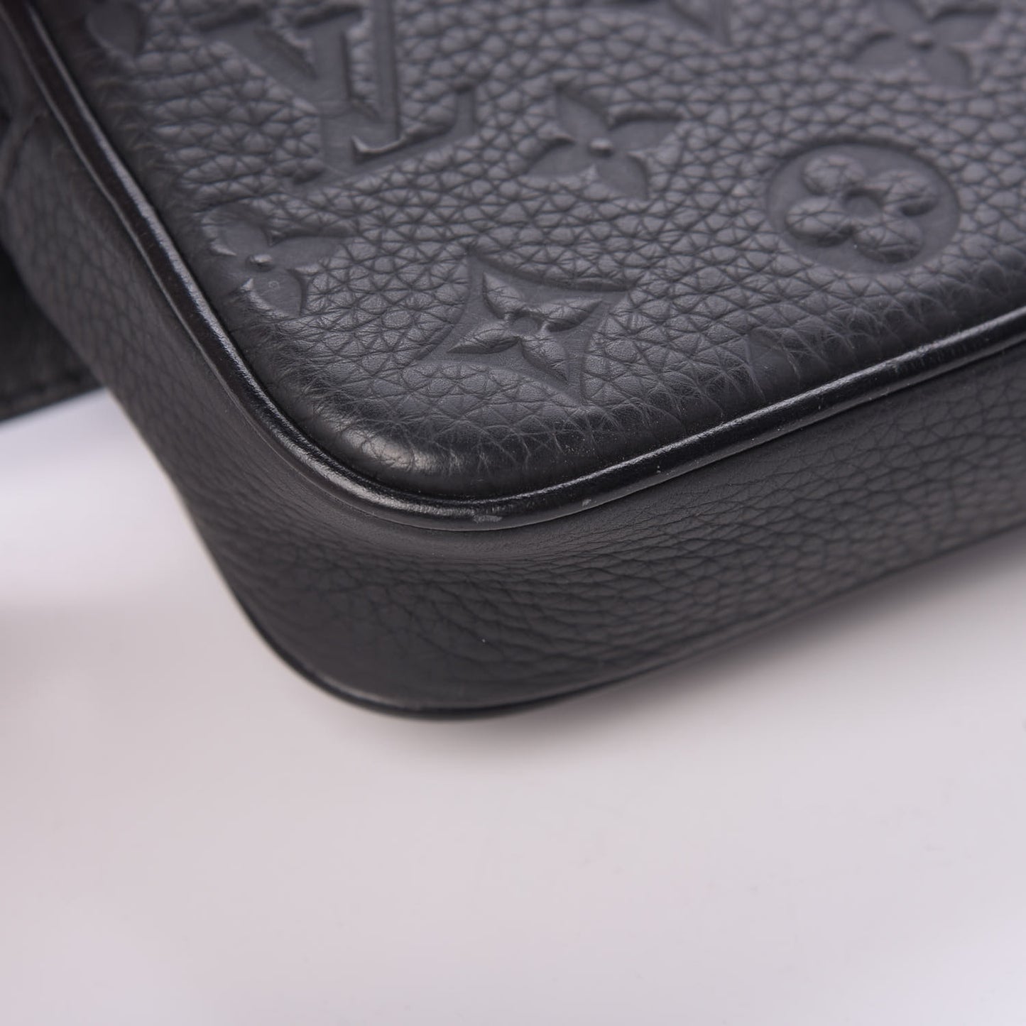 Taurillon Monogram Uniformes Solar Ray Soft Pochette Volga Belt Bag Black