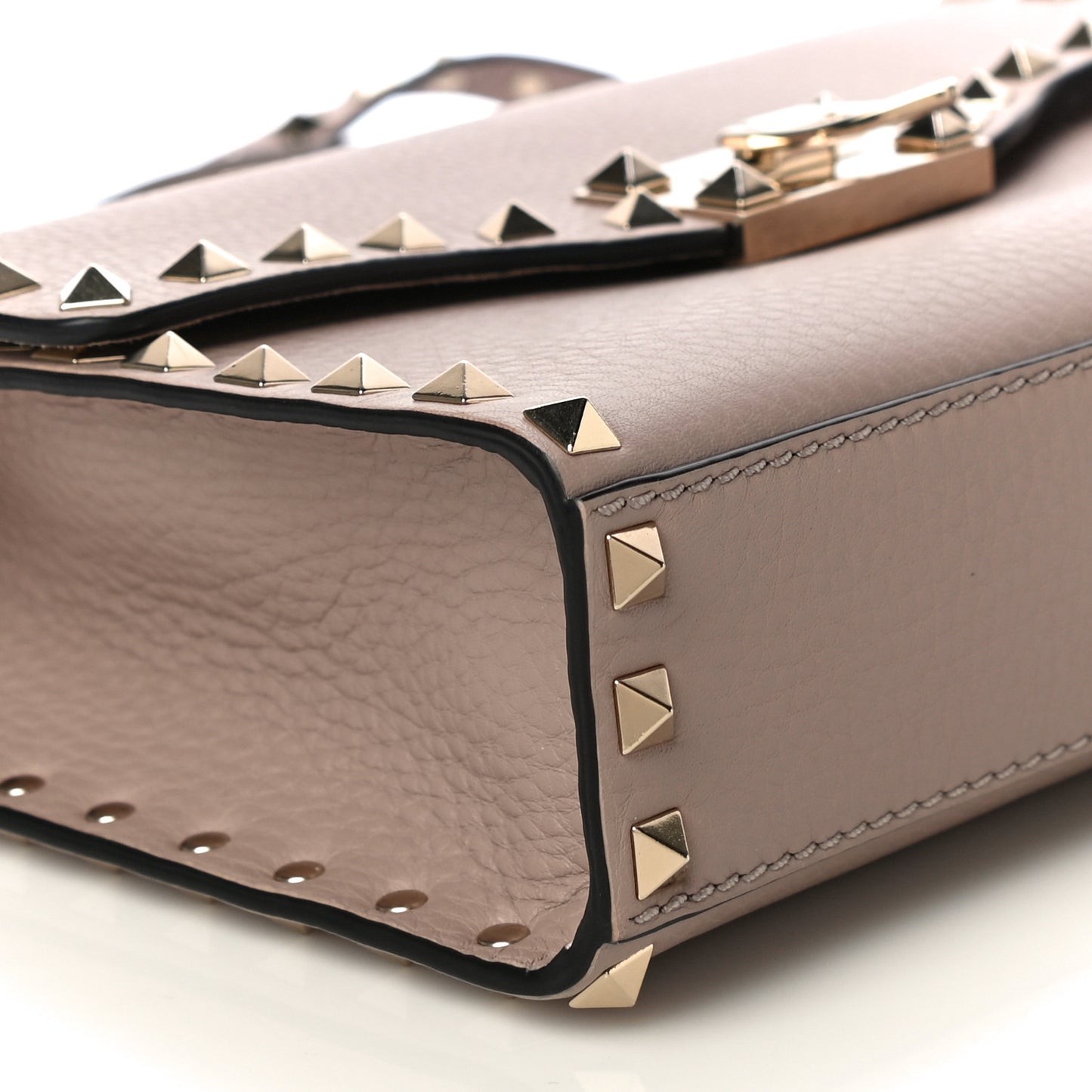 Pebbled Calfskin Medium Rockstud Flip Lock Crossbody Bag Poudre
