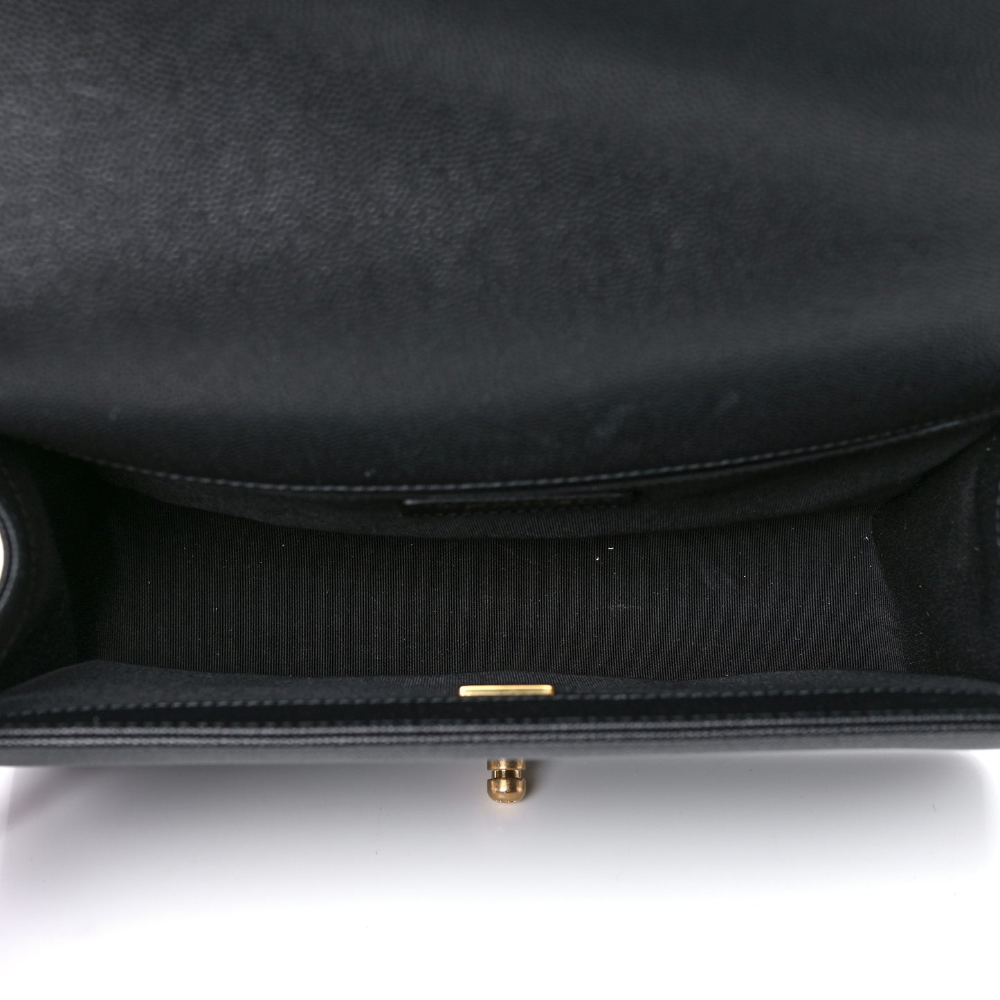 Caviar Quilted Medium Boy Flap Black