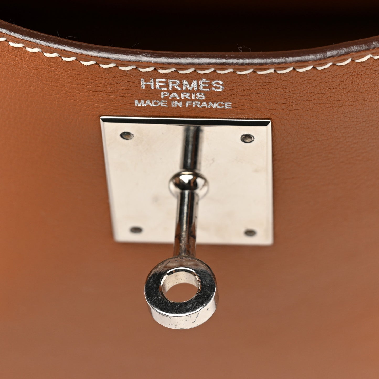 Swift Kelly Retourne 28 Gold