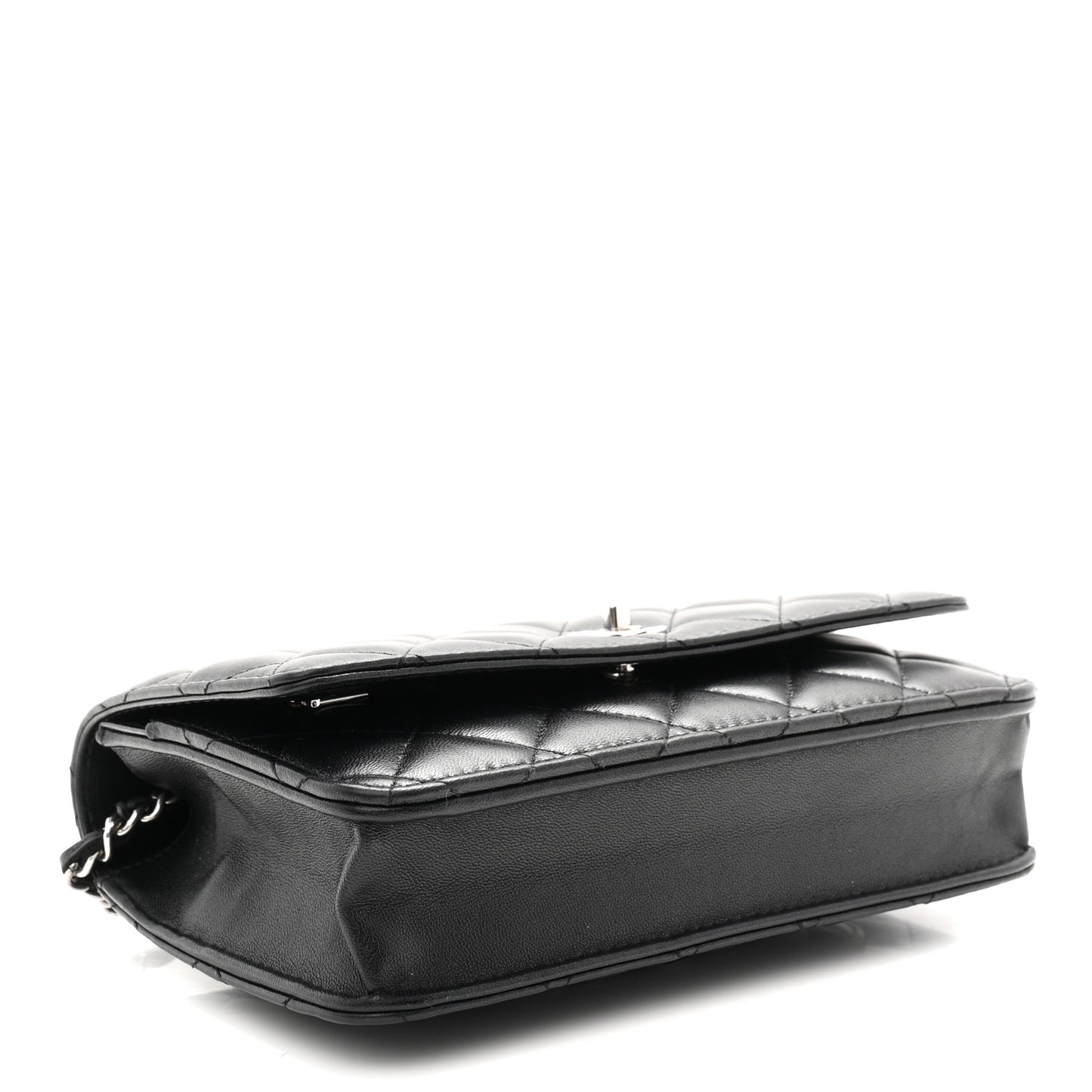 Lambskin Quilted CC Turnlock Wallet On Chain WOC Black