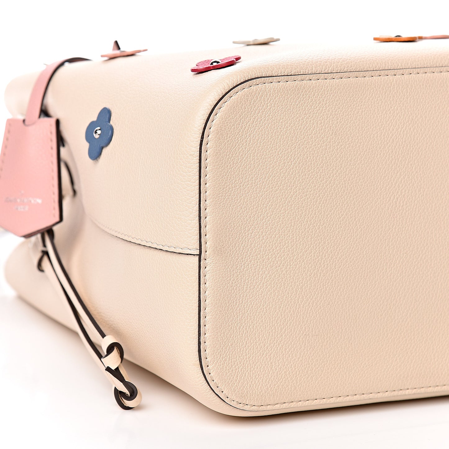 Calfskin Flowers Lockme Bucket Creme
