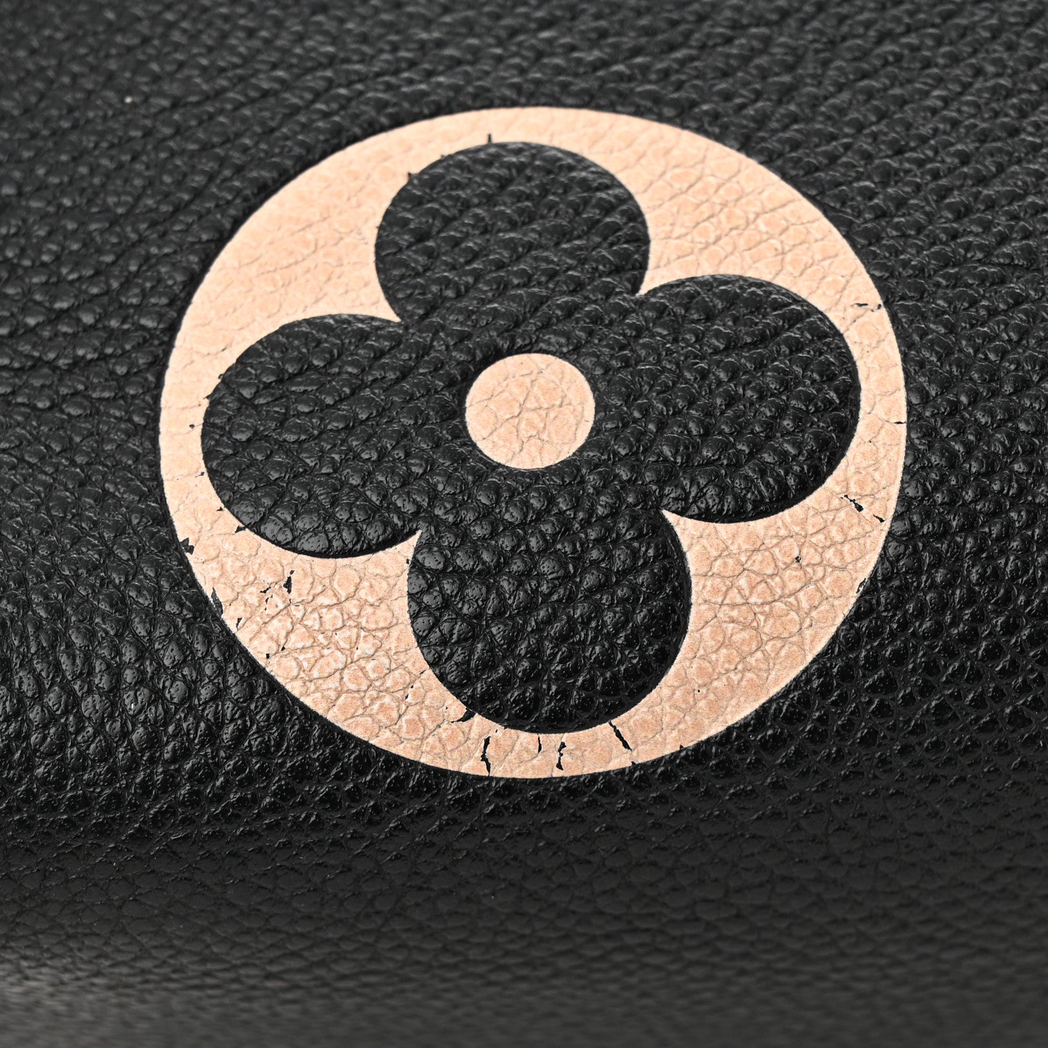 Louis Vuitton Empreinte Monogram Giant Onthego MM Black Beige 13 of 15