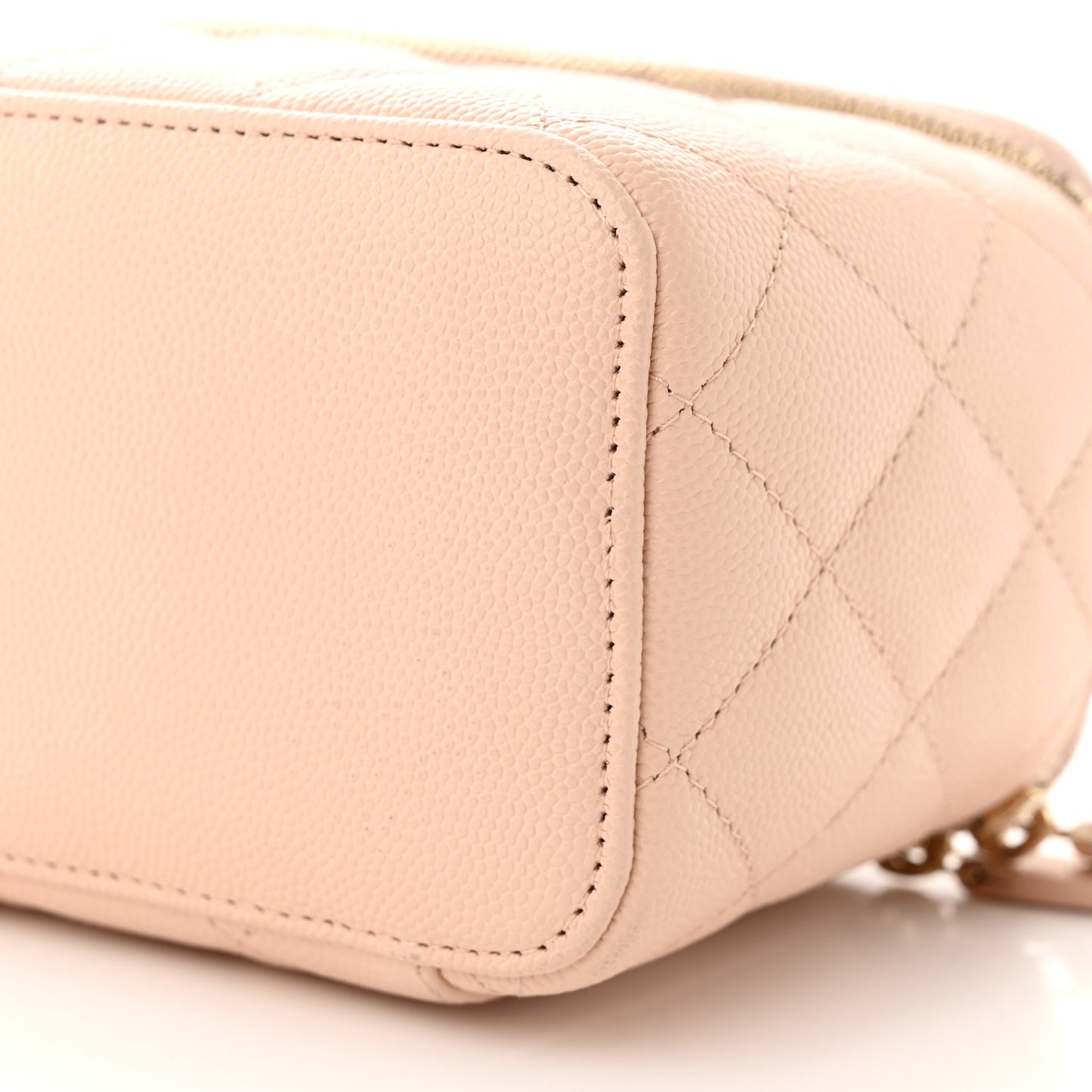 Caviar Quilted Small Vanity Case With Chain Light Pink