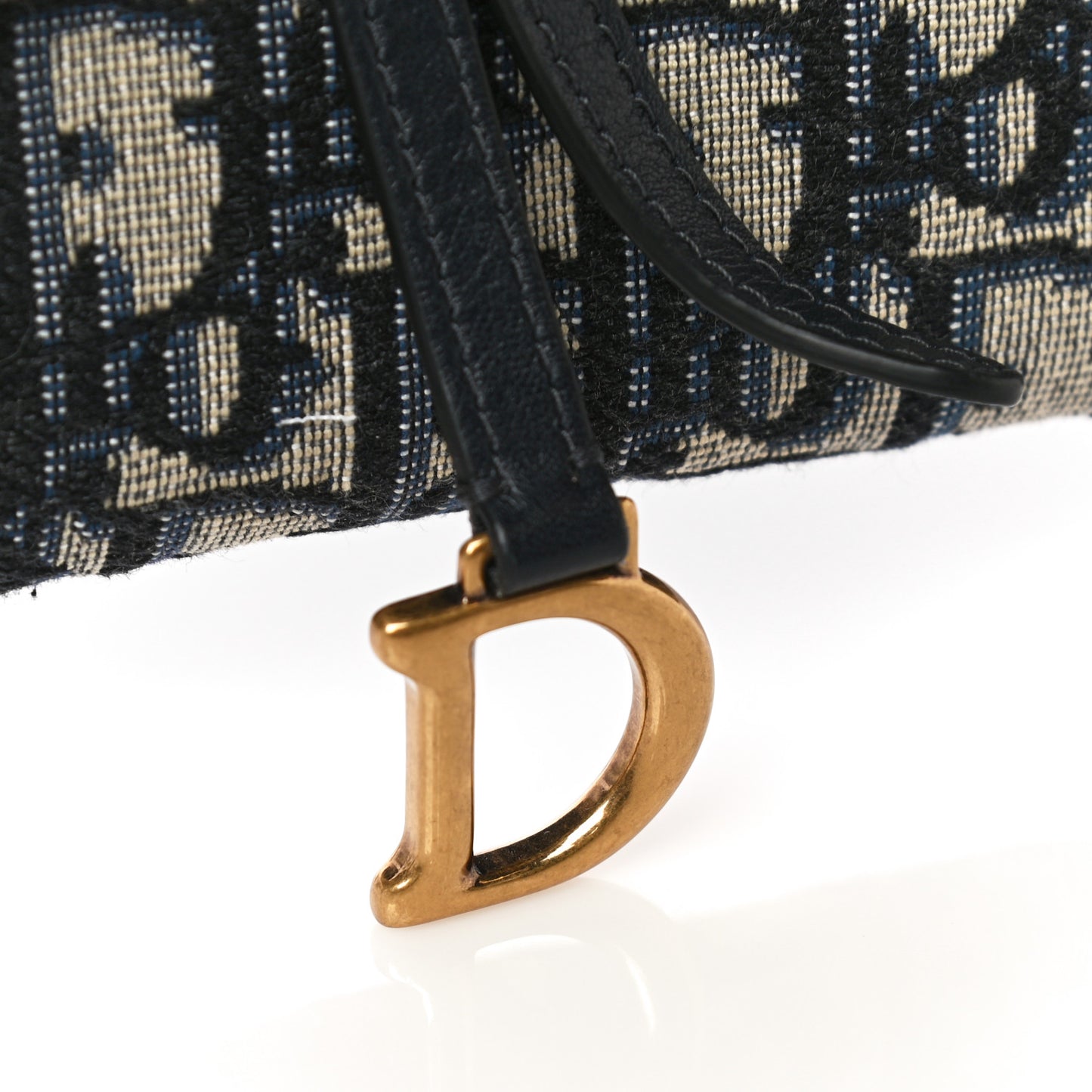 Oblique Saddle Chain Long Wallet Blue