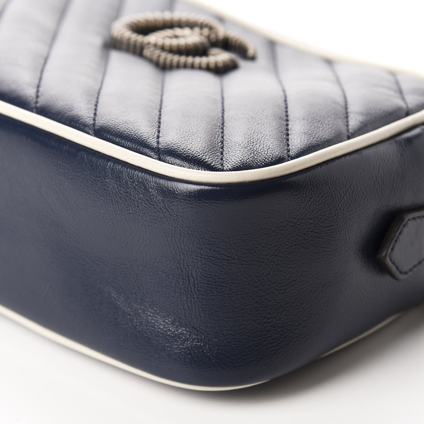 Vintage Effect Calfskin Matelasse Diagonal Small Torchon GG Marmont Chain Shoulder Bag Blue Agata Mystic White