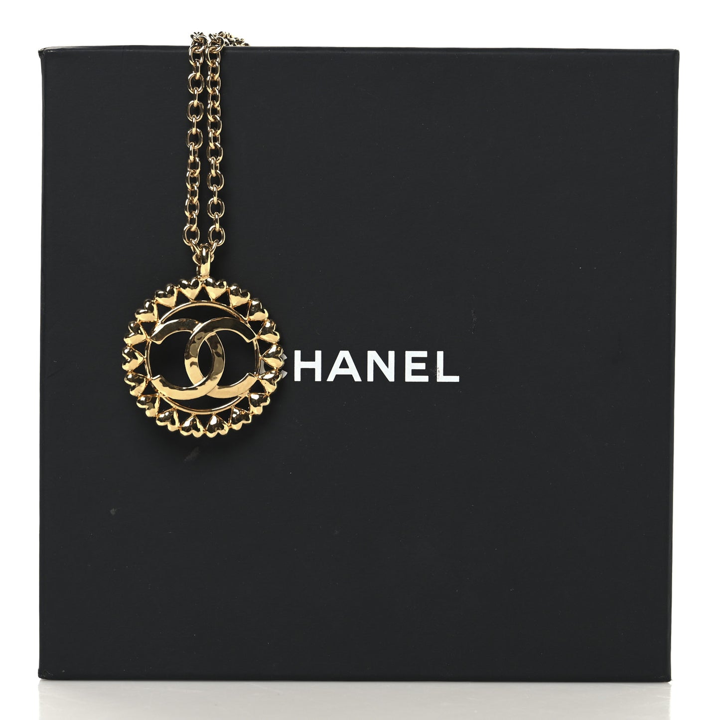 Metal CC Heart Medallion Chain Pendant Necklace Gold