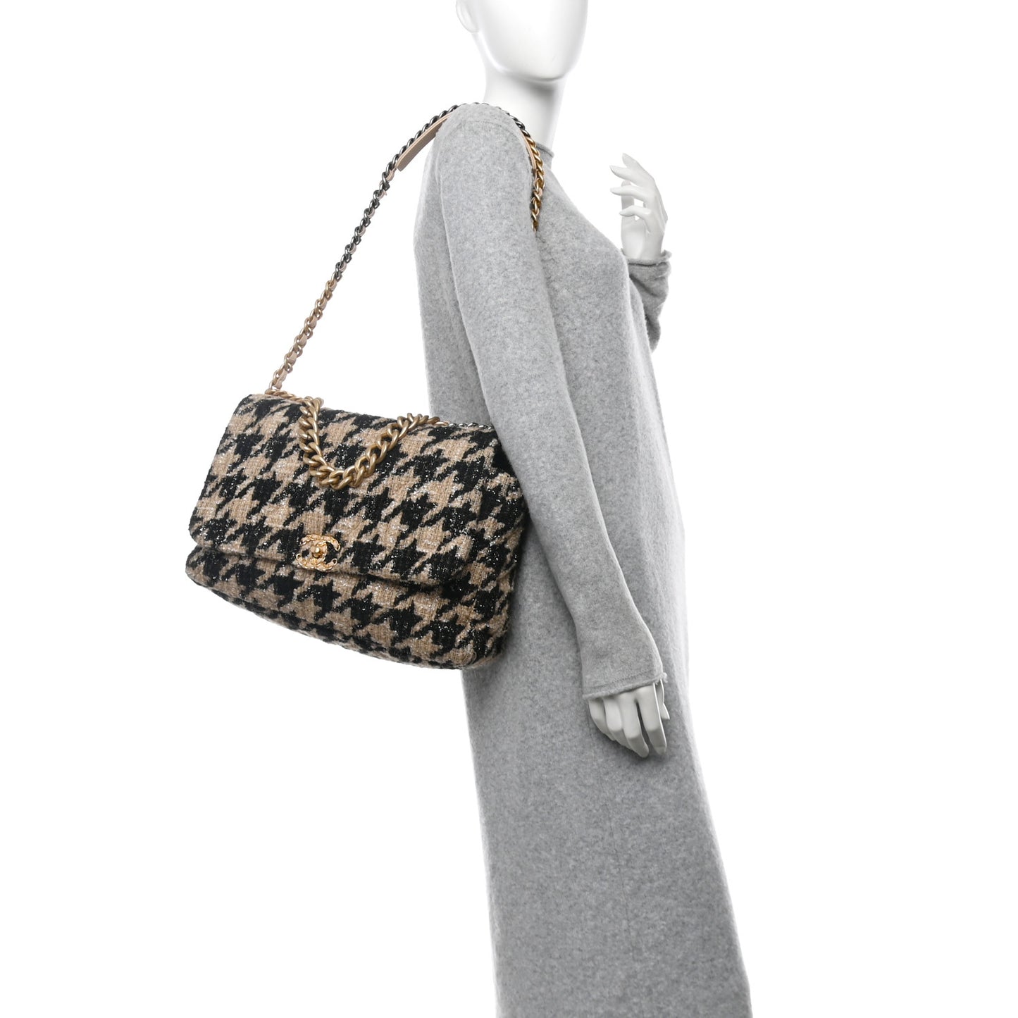 Tweed Maxi Chanel 19 Flap Beige Black