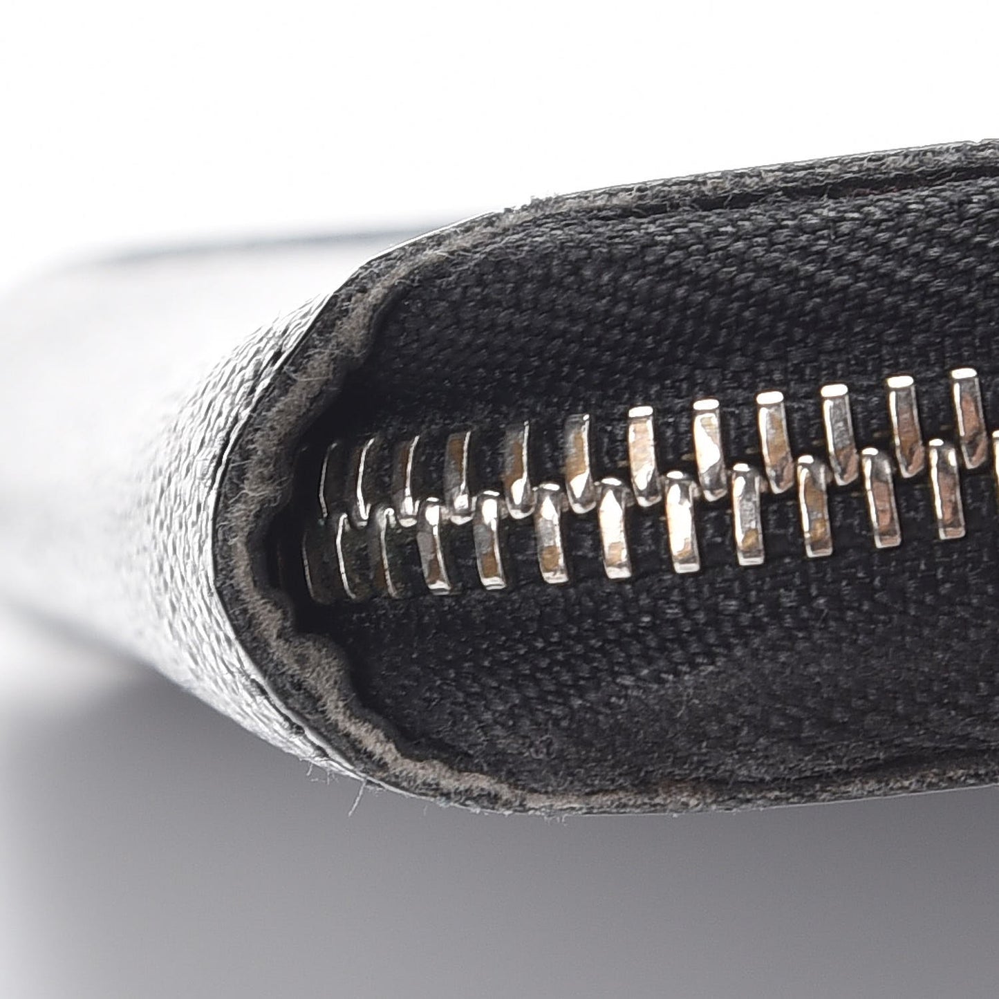 Damier Graphite Zippy Organizer Wallet