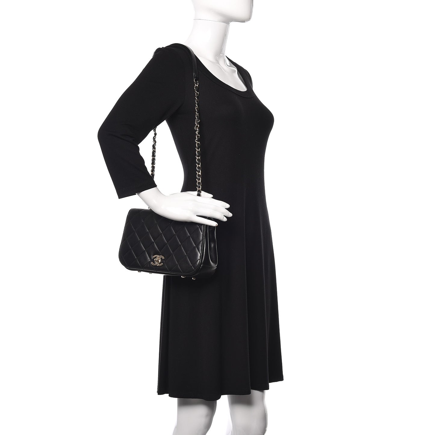 Lambskin Small Carry Chic Flap Black