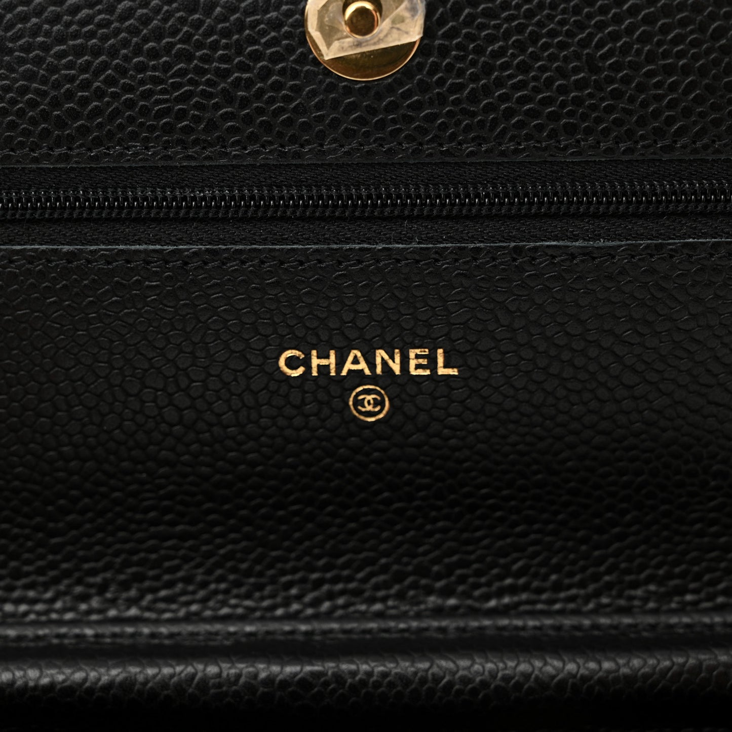 Caviar Quilted Wallet on Chain WOC Black