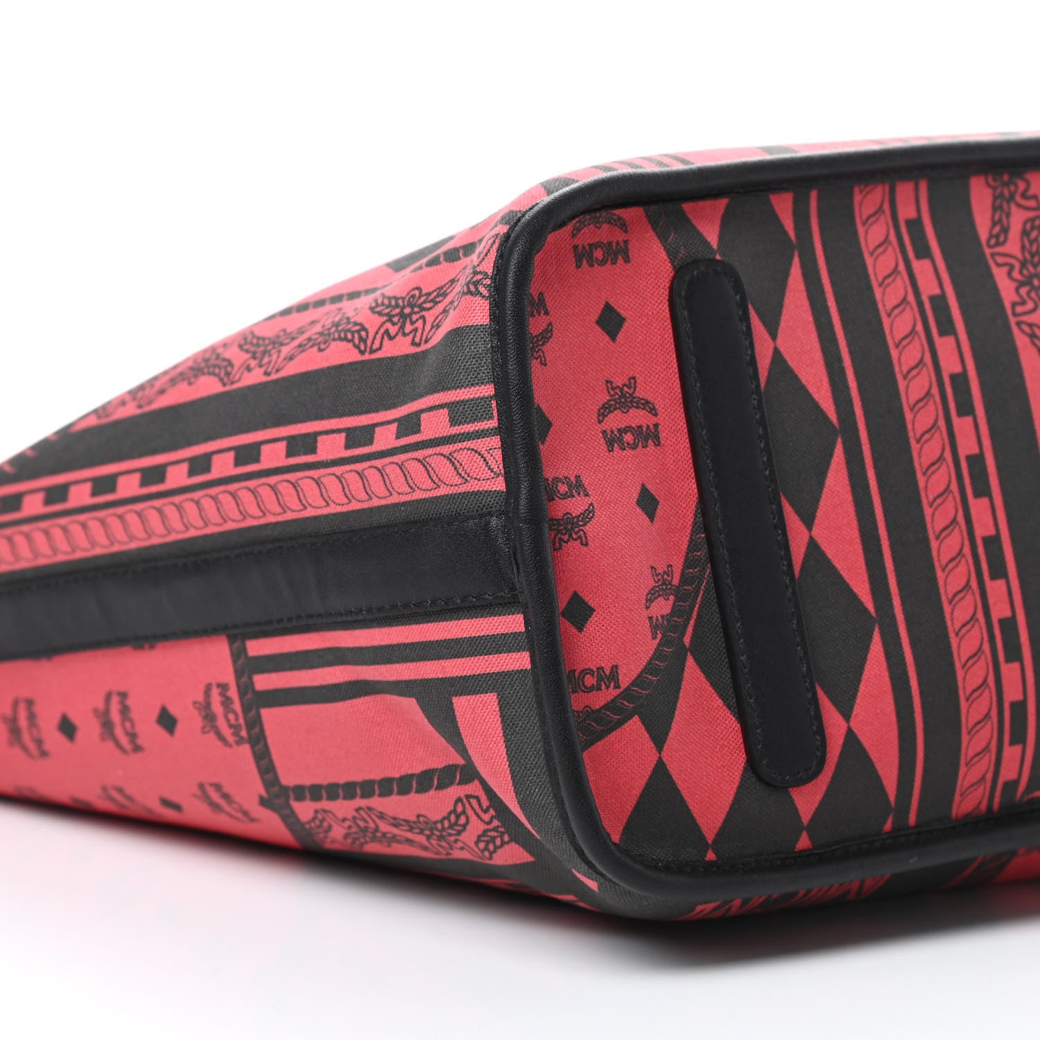 MCM Visetos Medium Liz Reversible Shopper Red 16 of 17