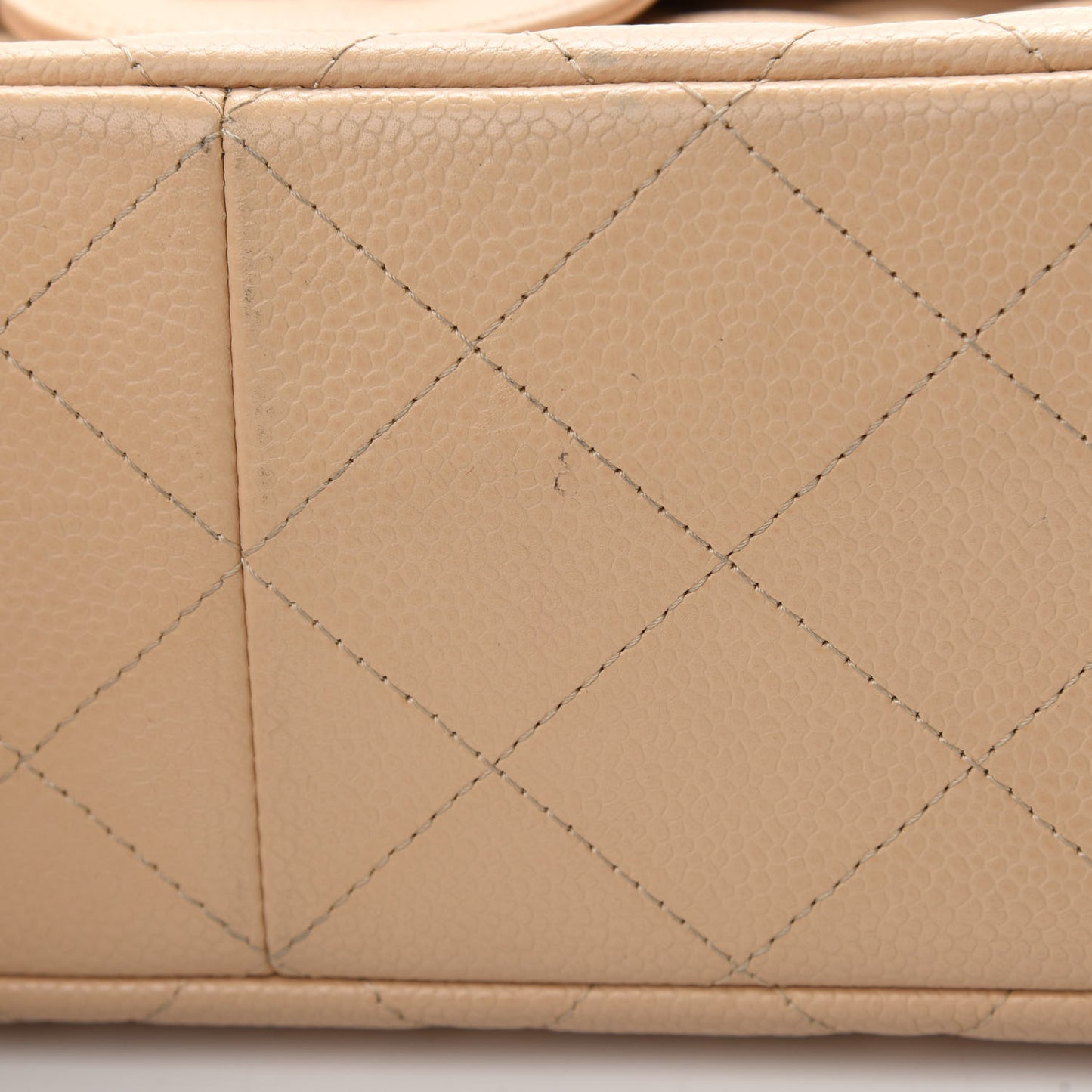 Caviar Quilted Jumbo Double Flap Beige Clair