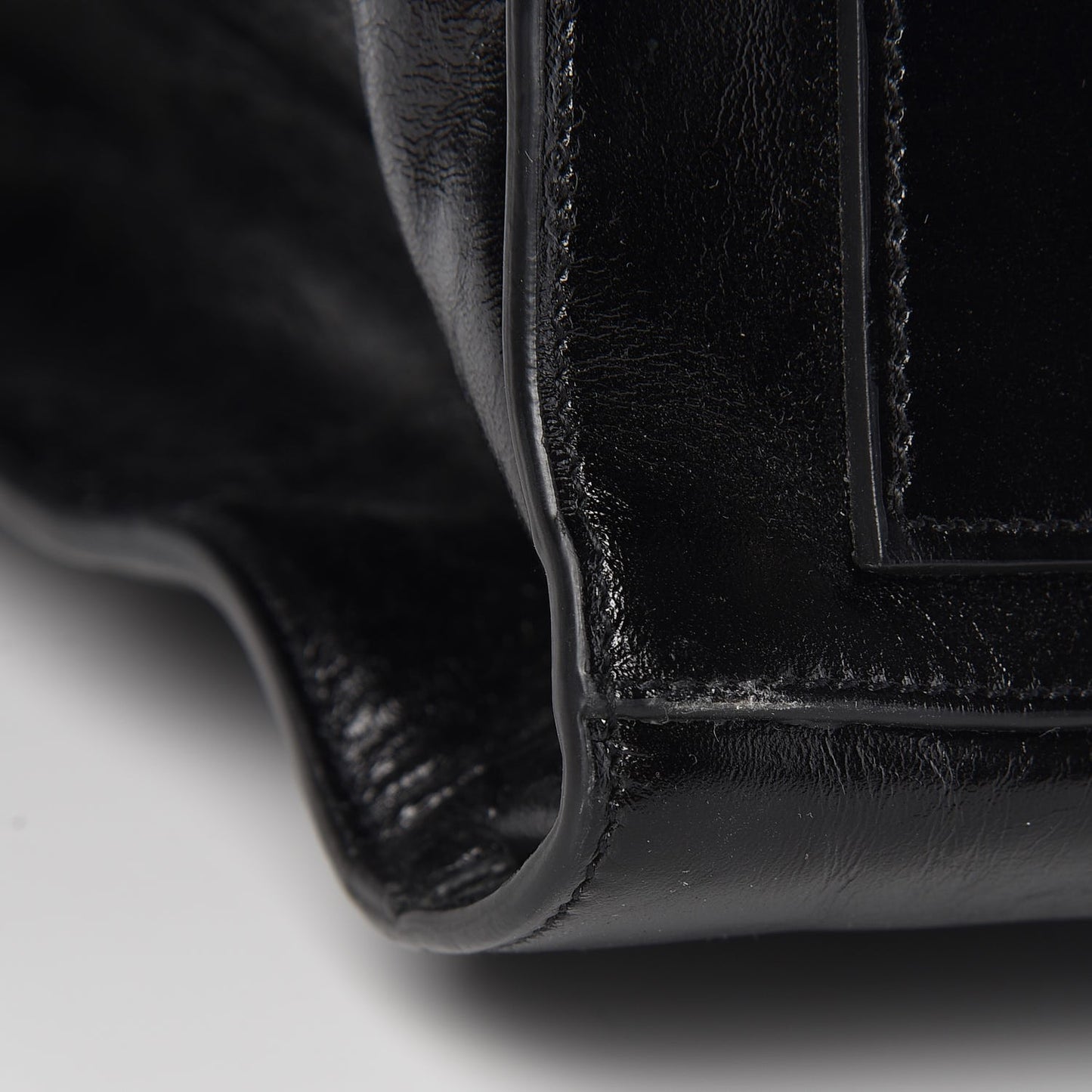 Cracked Shiny Calfskin Medium Souple Sac De Jour Duffle Black
