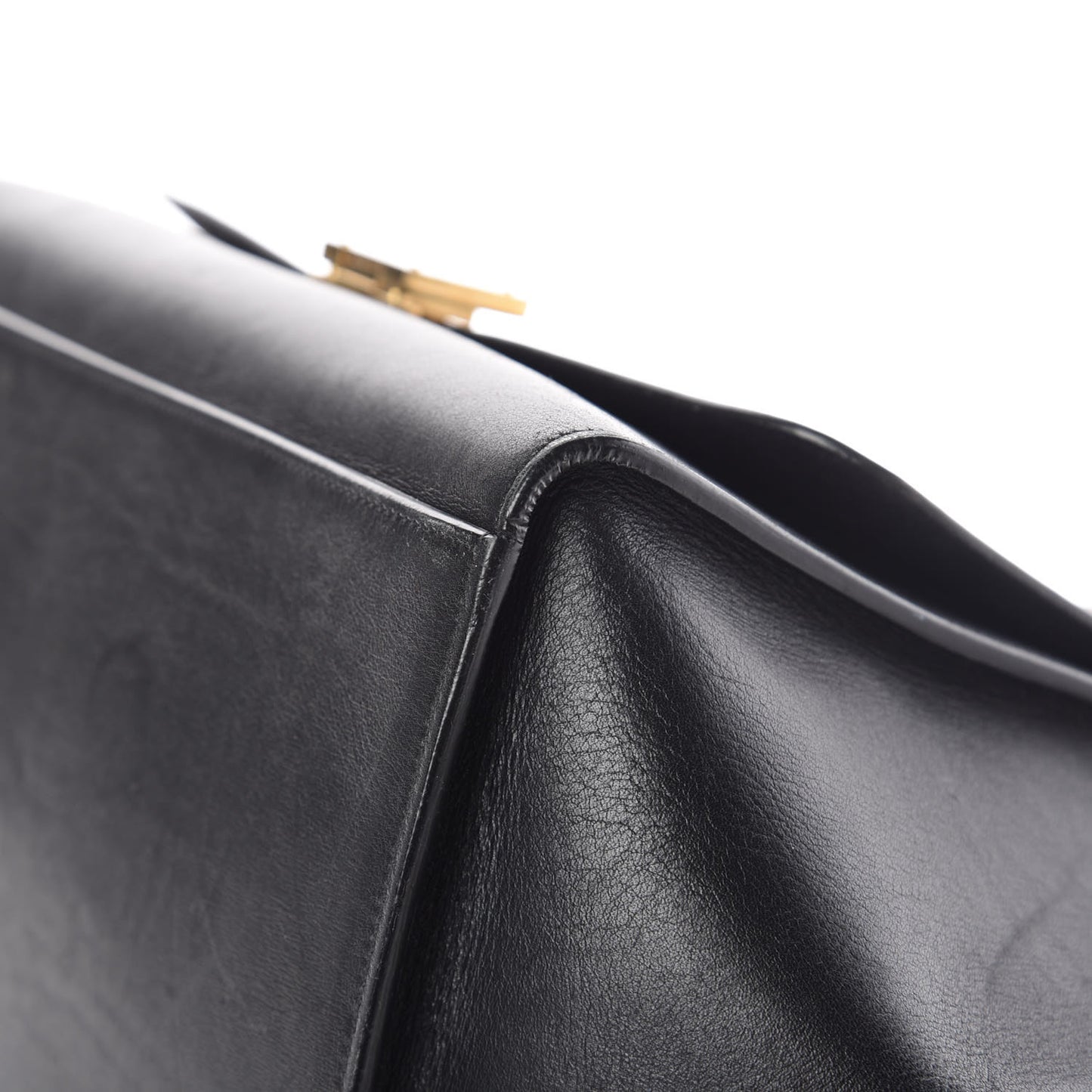 Smooth Calfskin Medium Trapeze Black