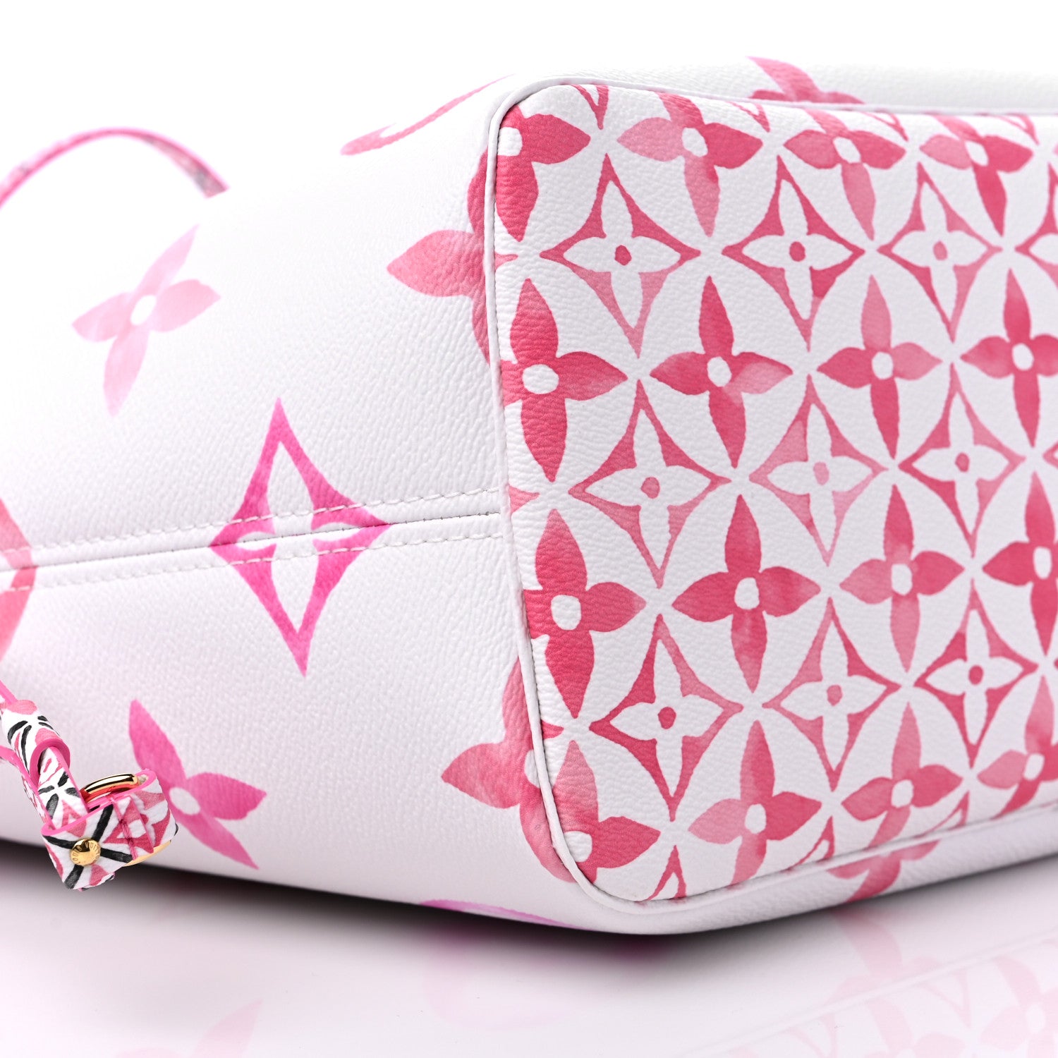 Louis Vuitton Monogram Giant By The Pool 2.0 Neverfull MM Rose 8 of 9