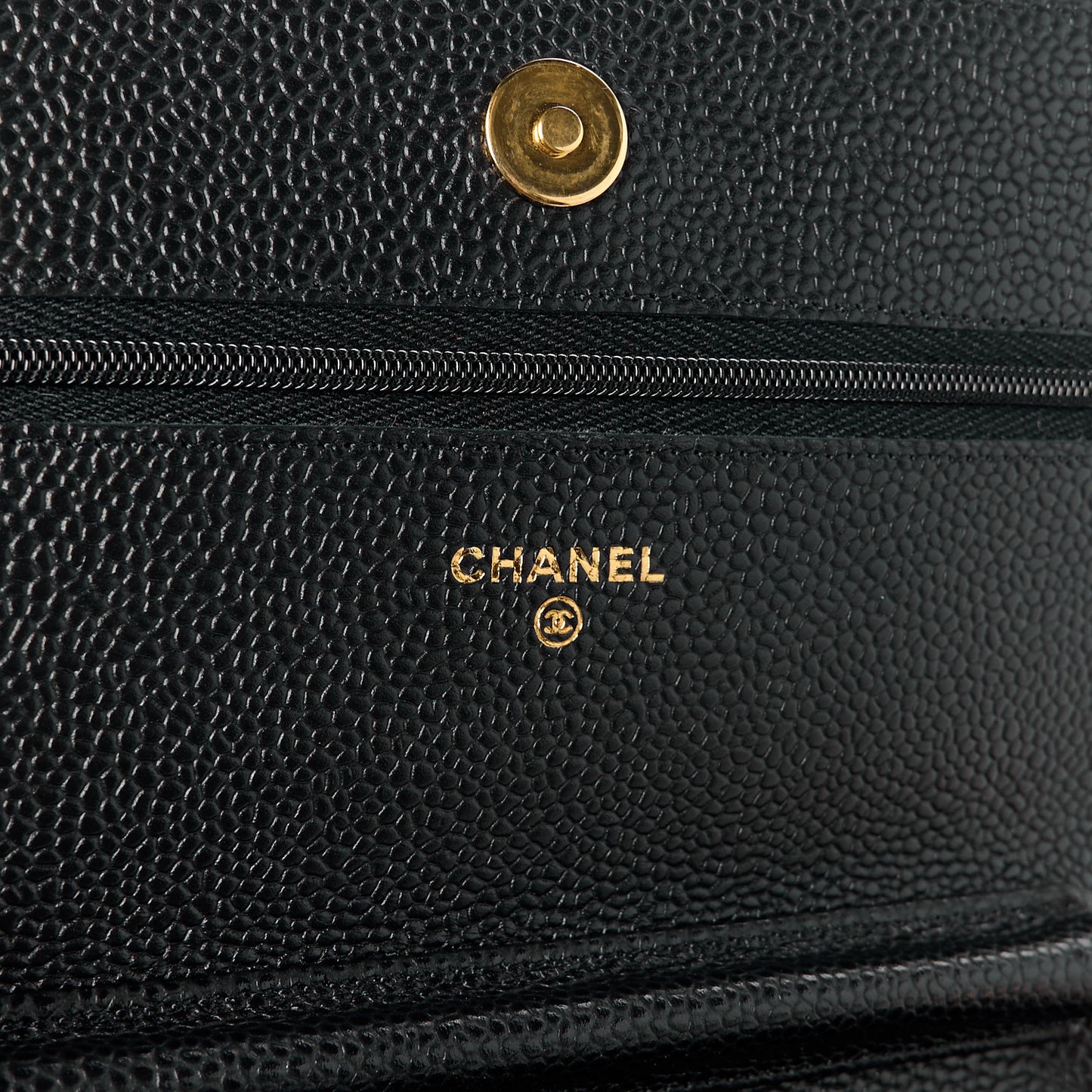 Caviar Quilted Wallet on Chain WOC Black