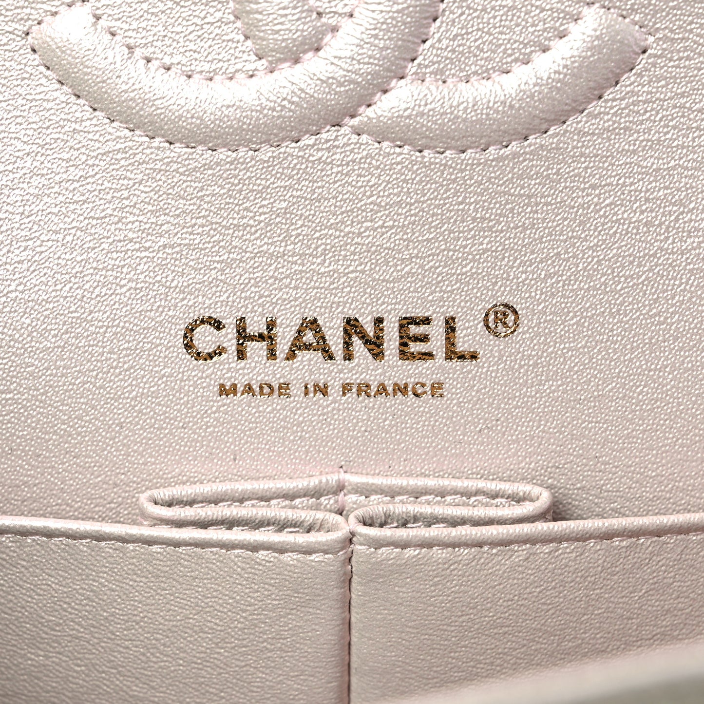 Iridescent Lambskin Quilted Medium Double Flap Ivory