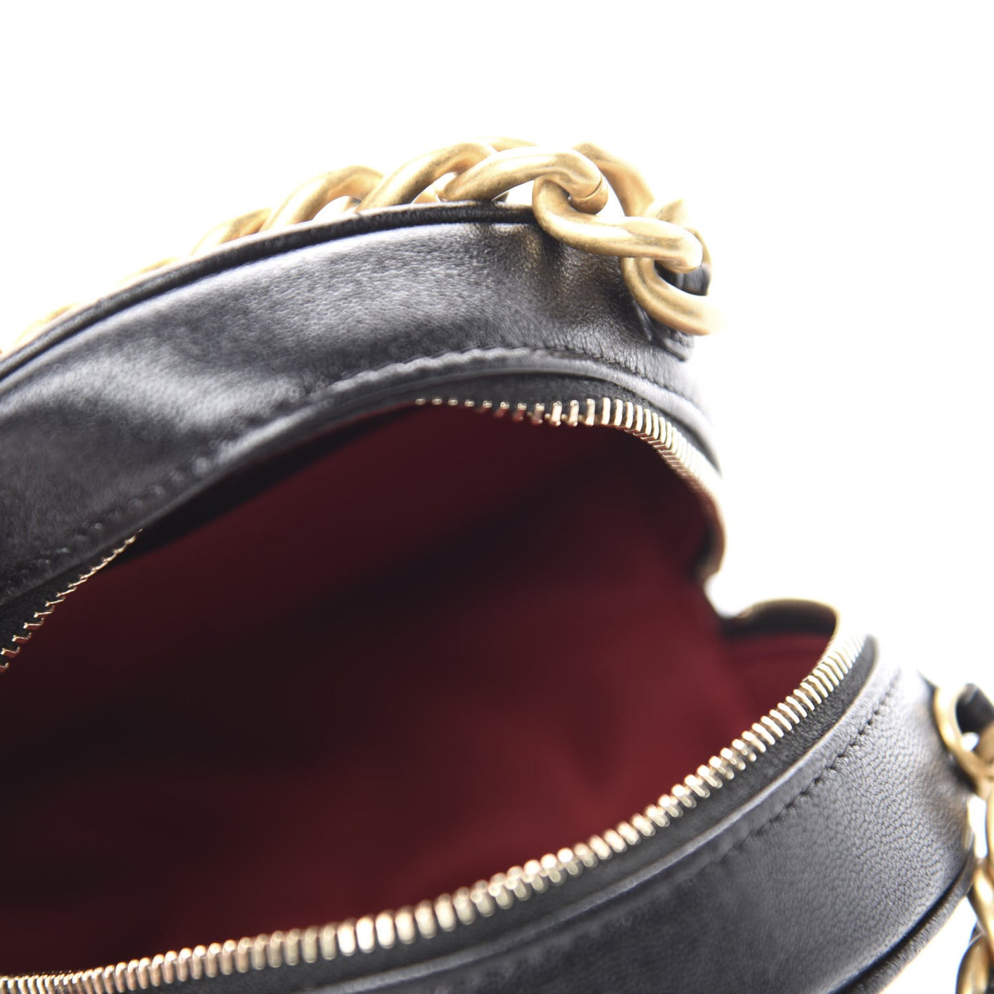 Shiny Goatskin Quilted 19 Round Clutch With Chain Black