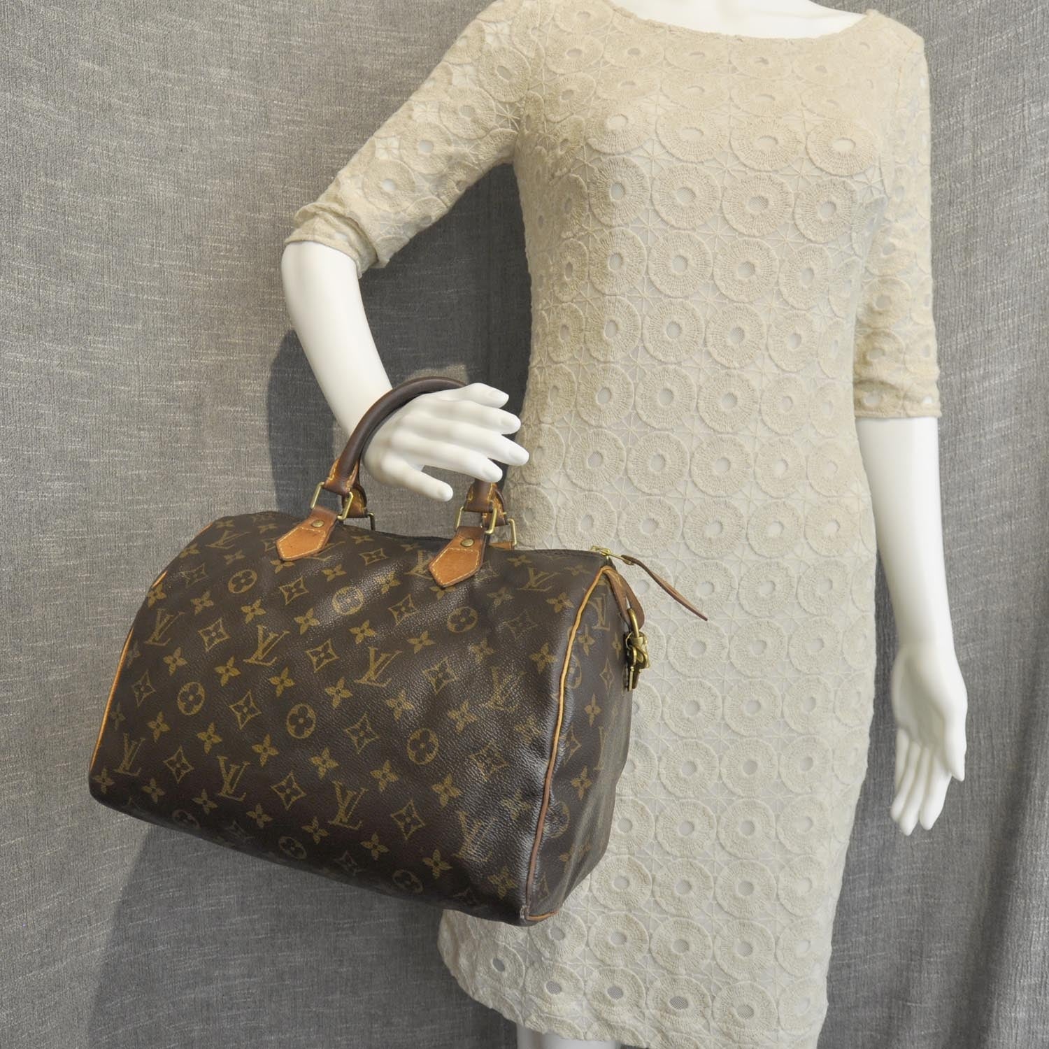 Louis Vuitton Monogram Speedy 30 2 of 9