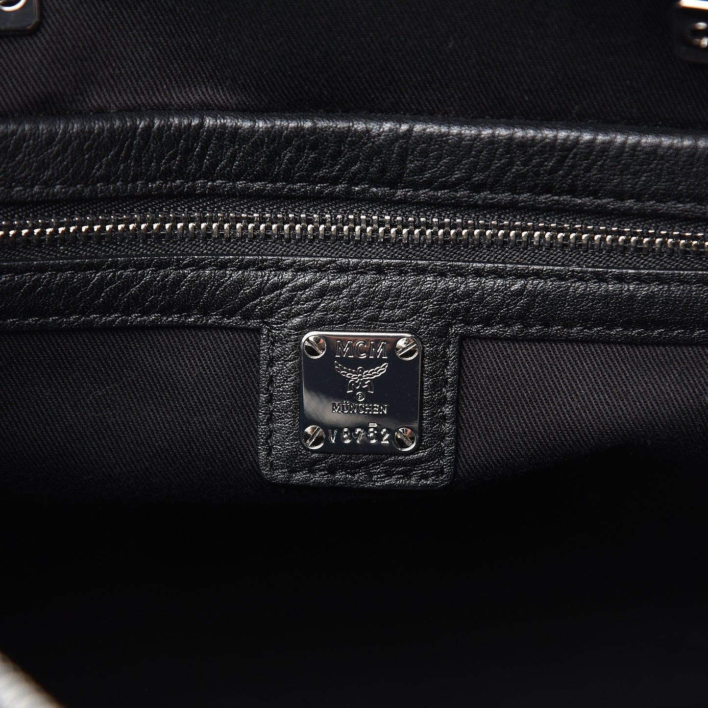 Visetos Medium Essential Boston Bag Black