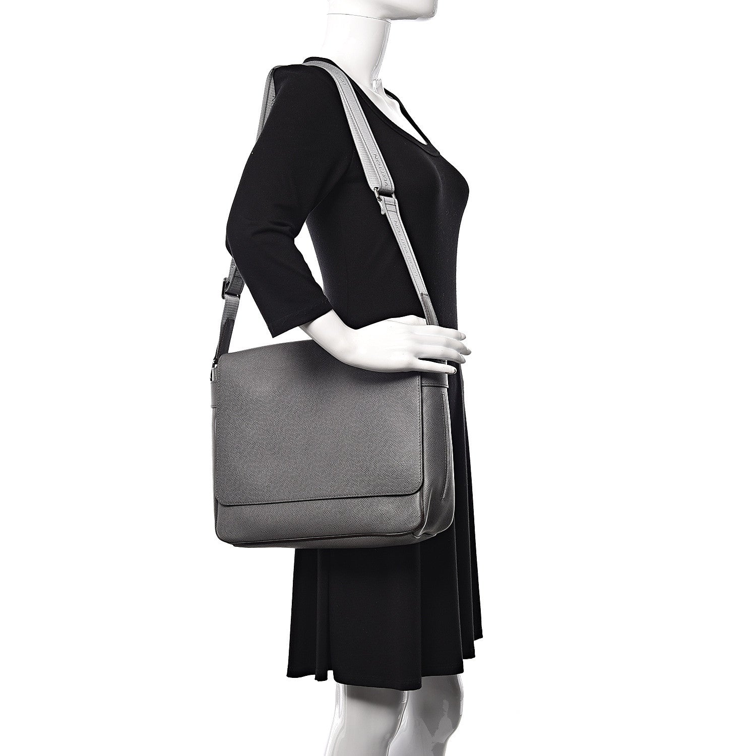 Louis Vuitton Taiga Roman MM Messenger Glacier 2 of 10