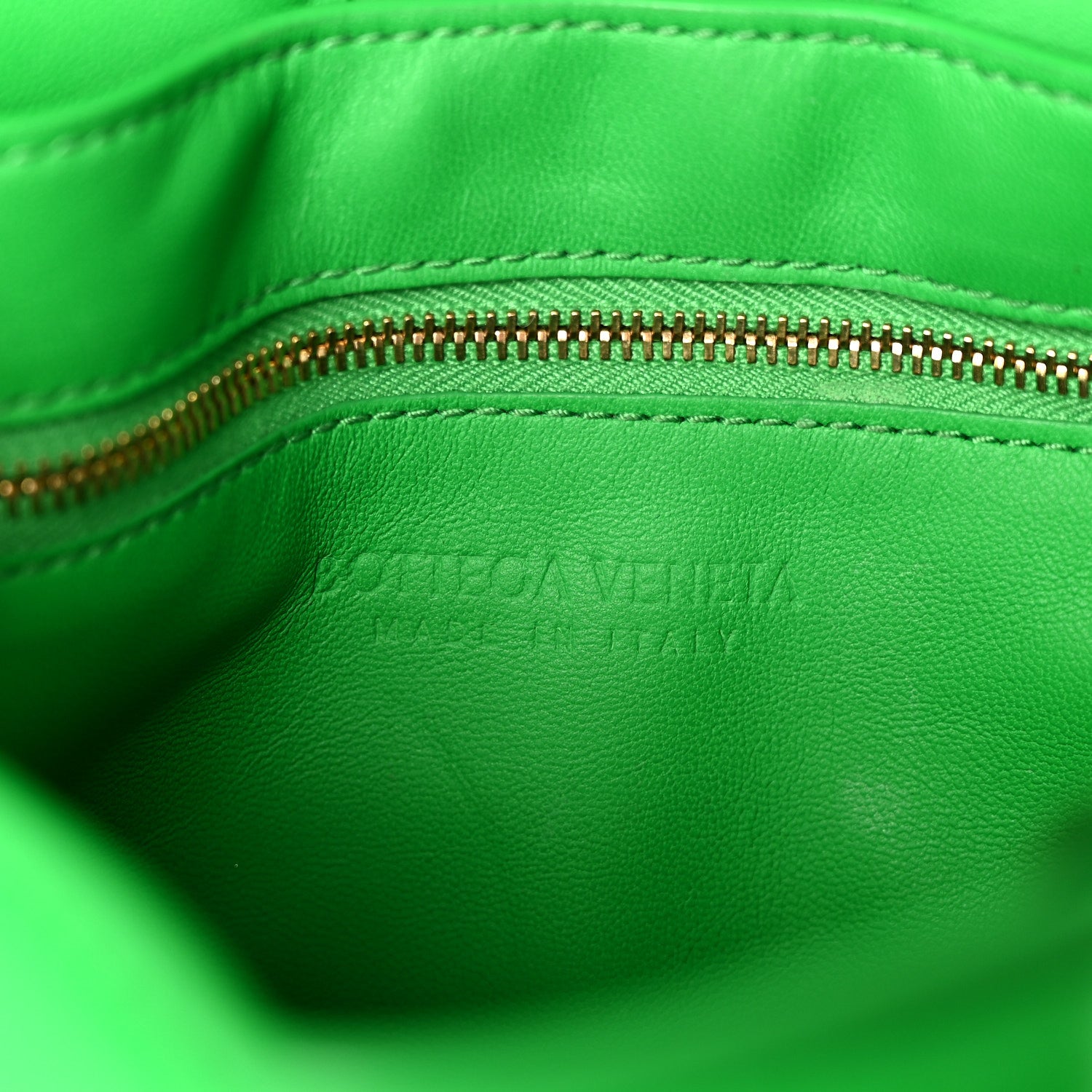 Bottega Veneta Lambskin Maxi Intreccio Padded Chain Cassette Crossbody Bag Racing Green 6 of 12