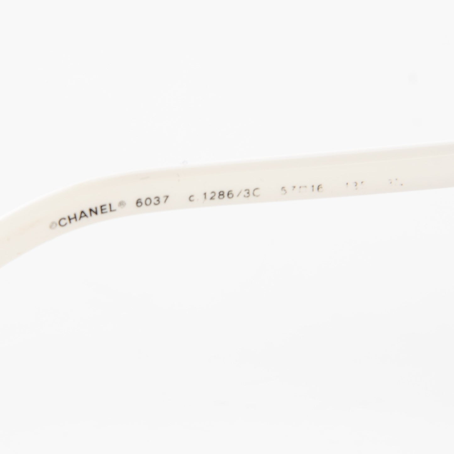 CC Sunglasses 6037 White