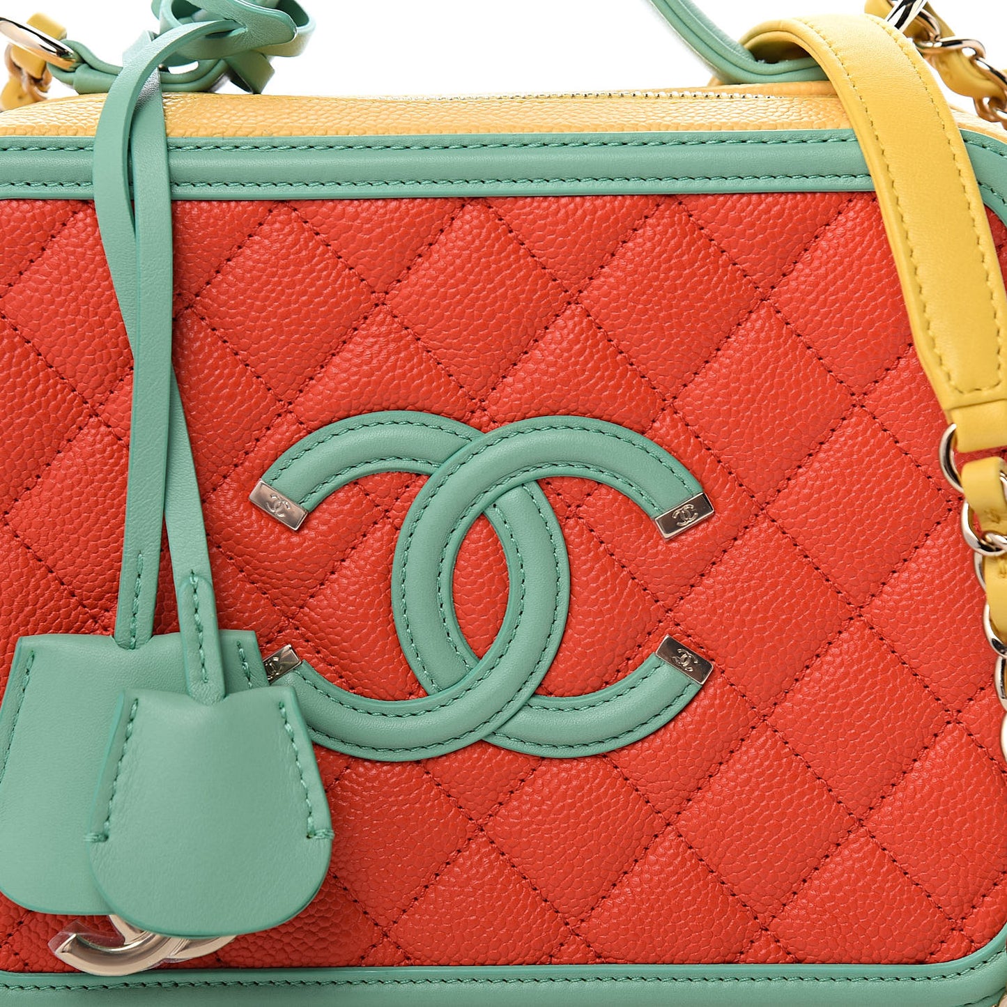 Caviar Quilted Medium CC Filigree Vanity Case Multicolor