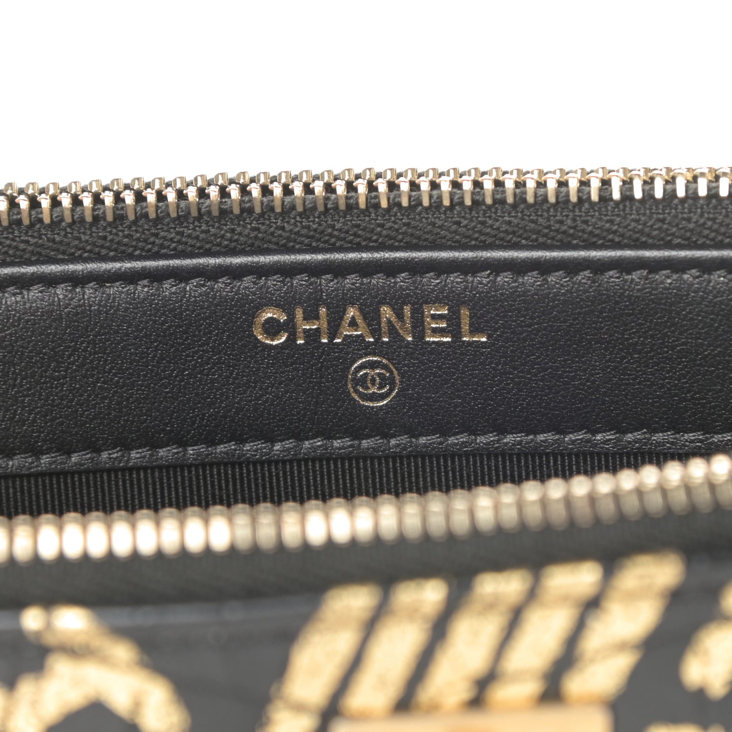 Calfskin Crocodile Embossed Graffiti 2.55 Cocodile Reissue Clutch With Chain Black Gold
