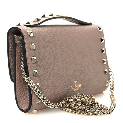 Valentino Garavani Pebbled Calfskin Rockstud Flip Lock Wallet On Chain Poudre 3 of 11
