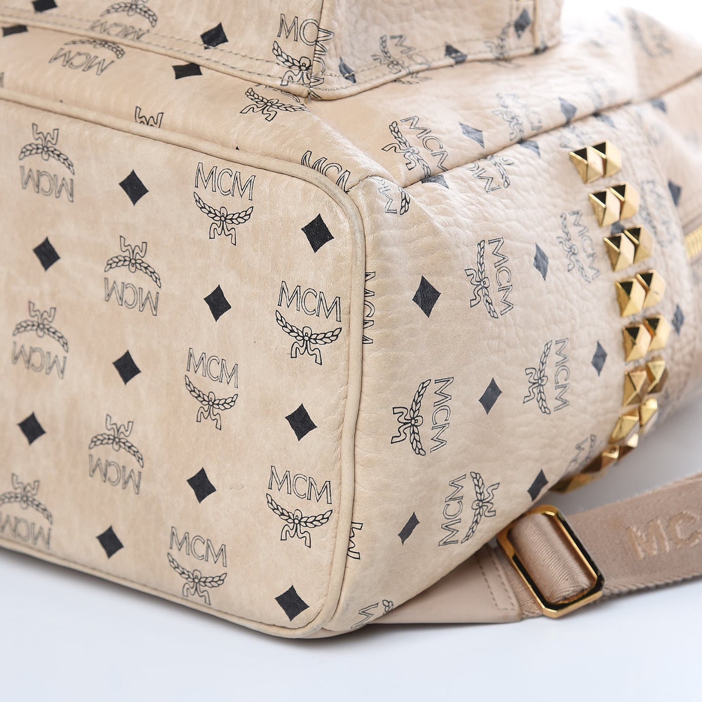Visetos Medium Side Studs Stark Backpack Beige