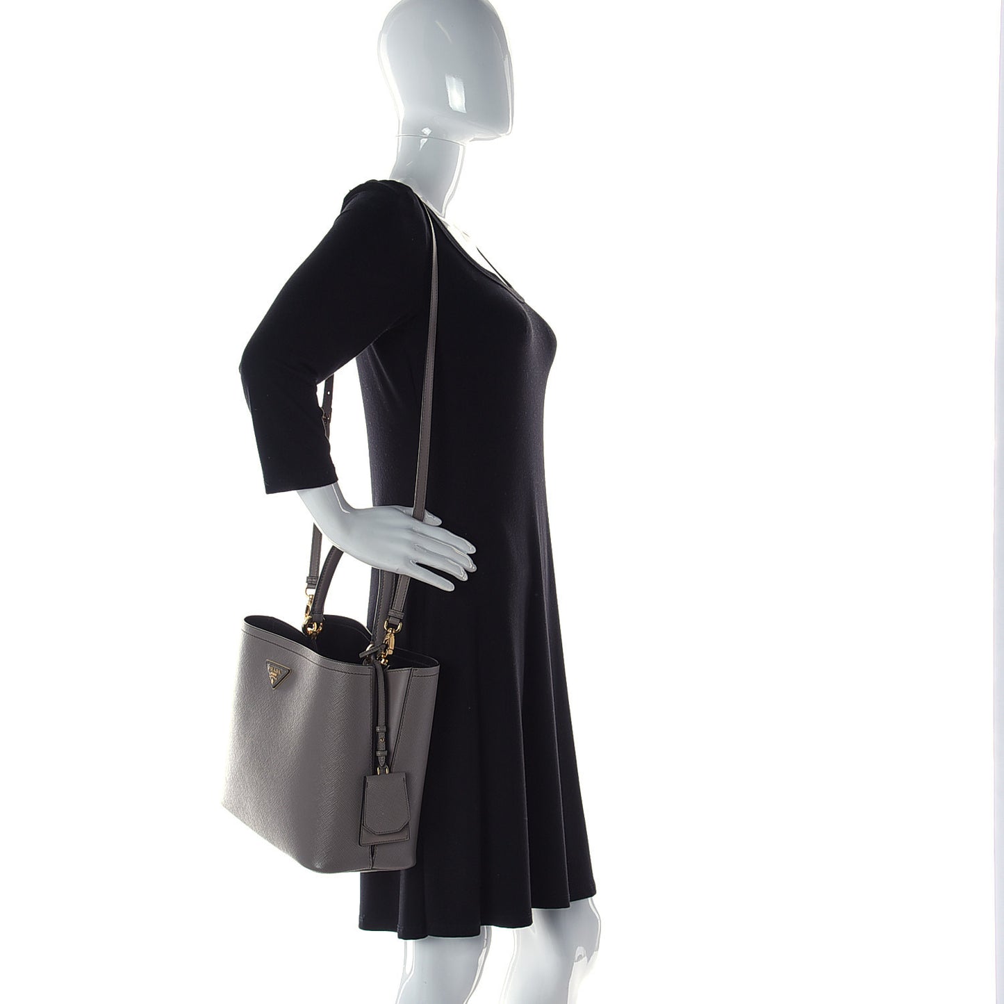 Saffiano Cuir Medium Panier Bucket Bag Argilla Black