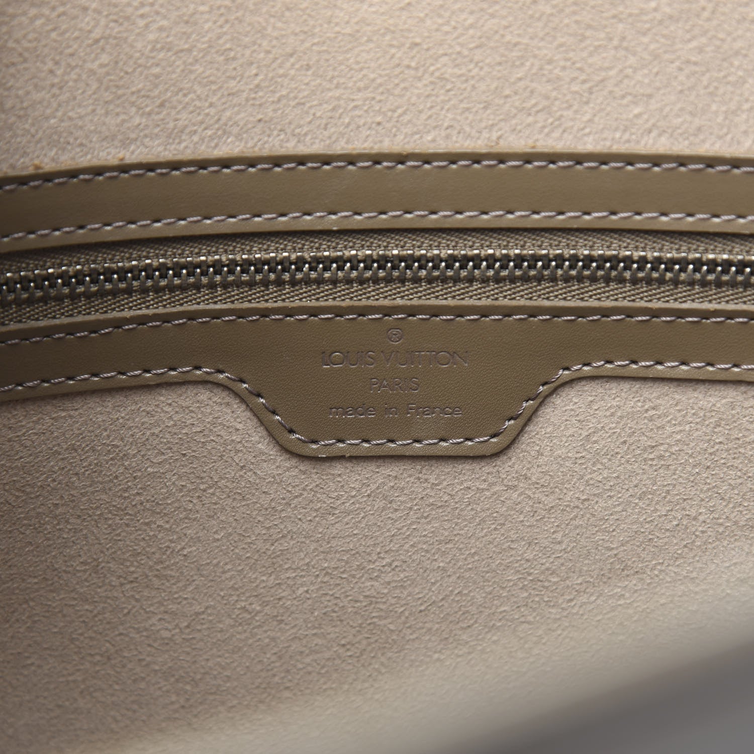 Louis Vuitton Epi Lussac Pepper 6 of 9