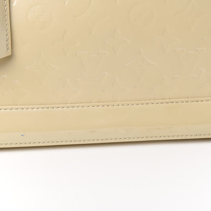 Louis Vuitton Vernis Alma GM Blanc Corail 21 of 22