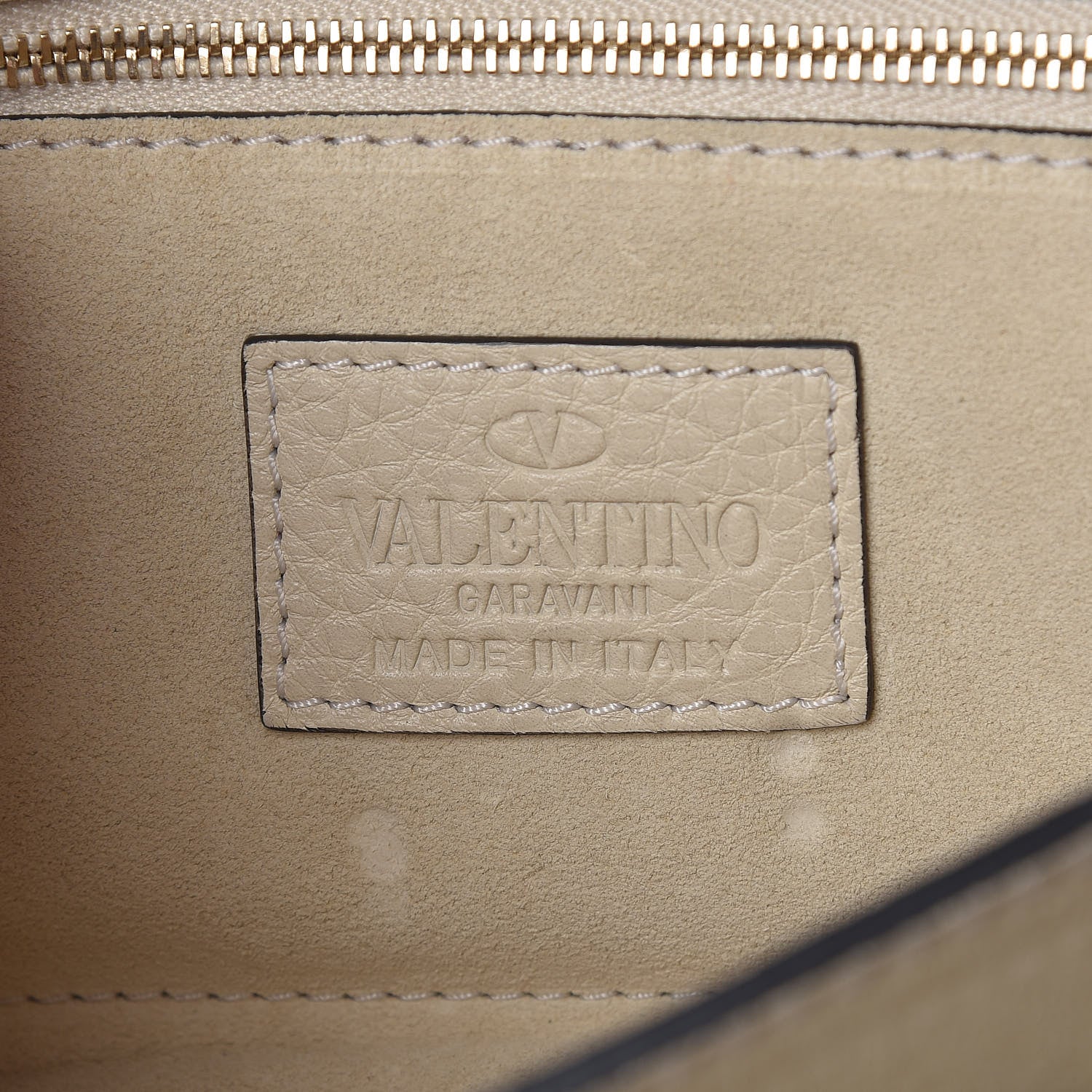 Valentino Garavani Pebbled Calfskin Rockstud Chain Clutch Light Ivory 6 of 14