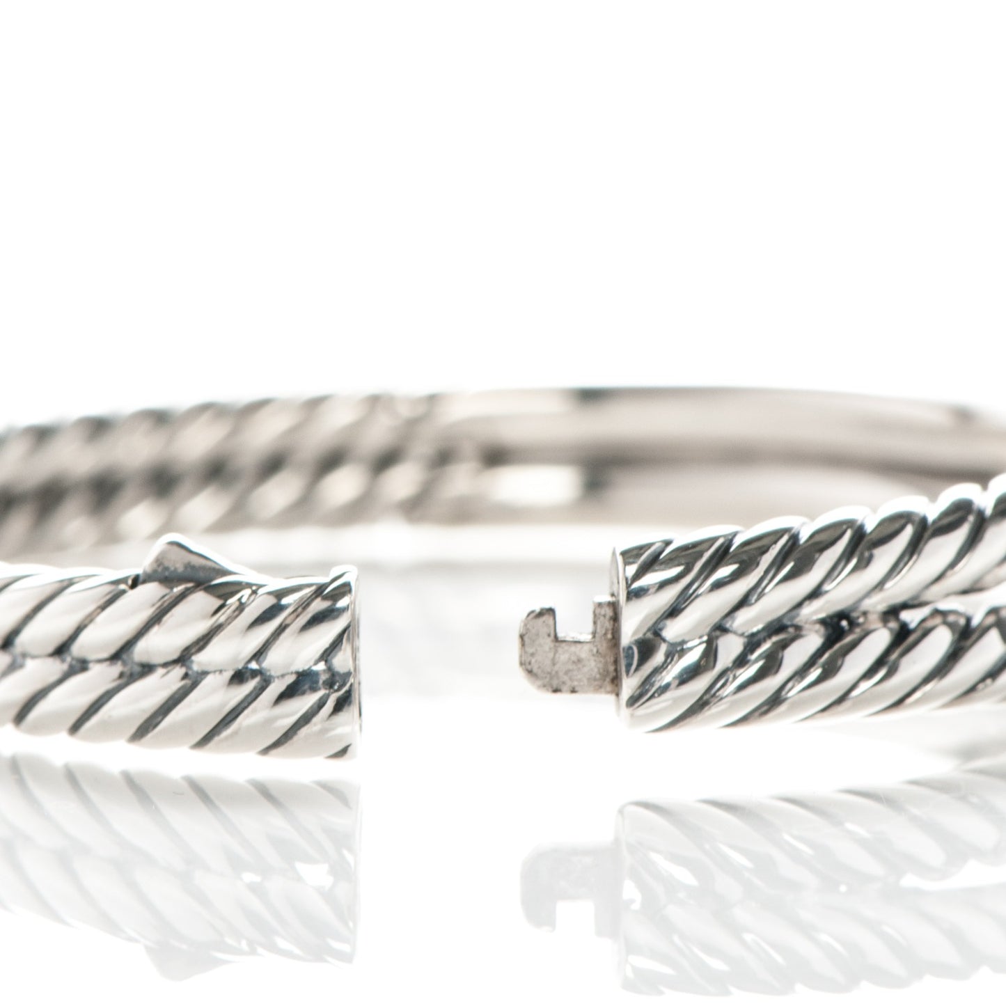 Sterling Silver 10mm Single Loop Labyrinth Bracelet