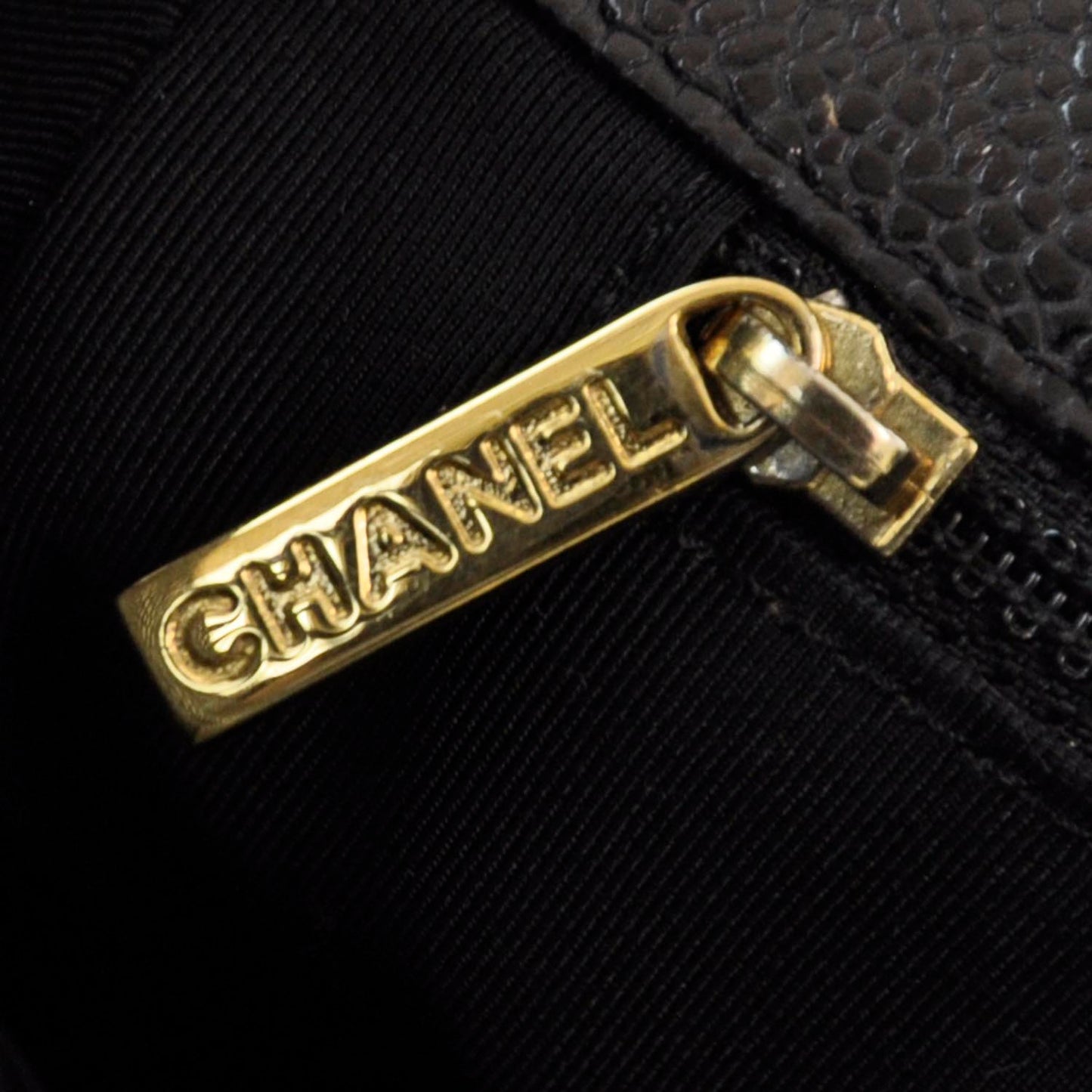Caviar Petit Shopping Tote PST Black