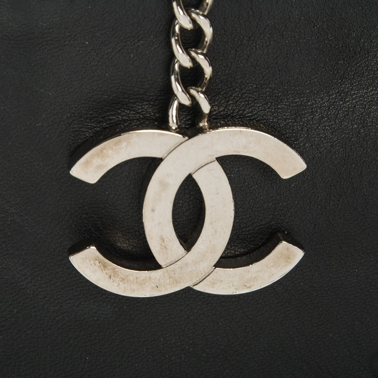 Lambskin Ultimate Soft Pochette Black