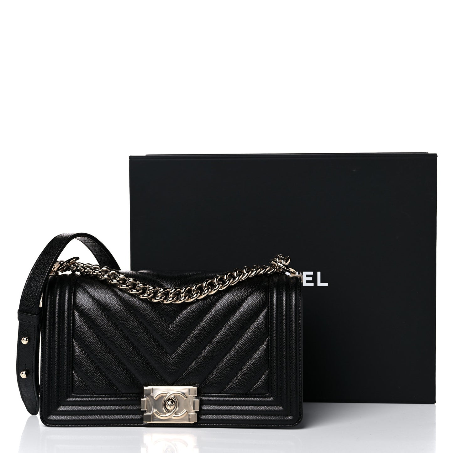 Caviar Chevron Quilted Medium Boy Flap Black