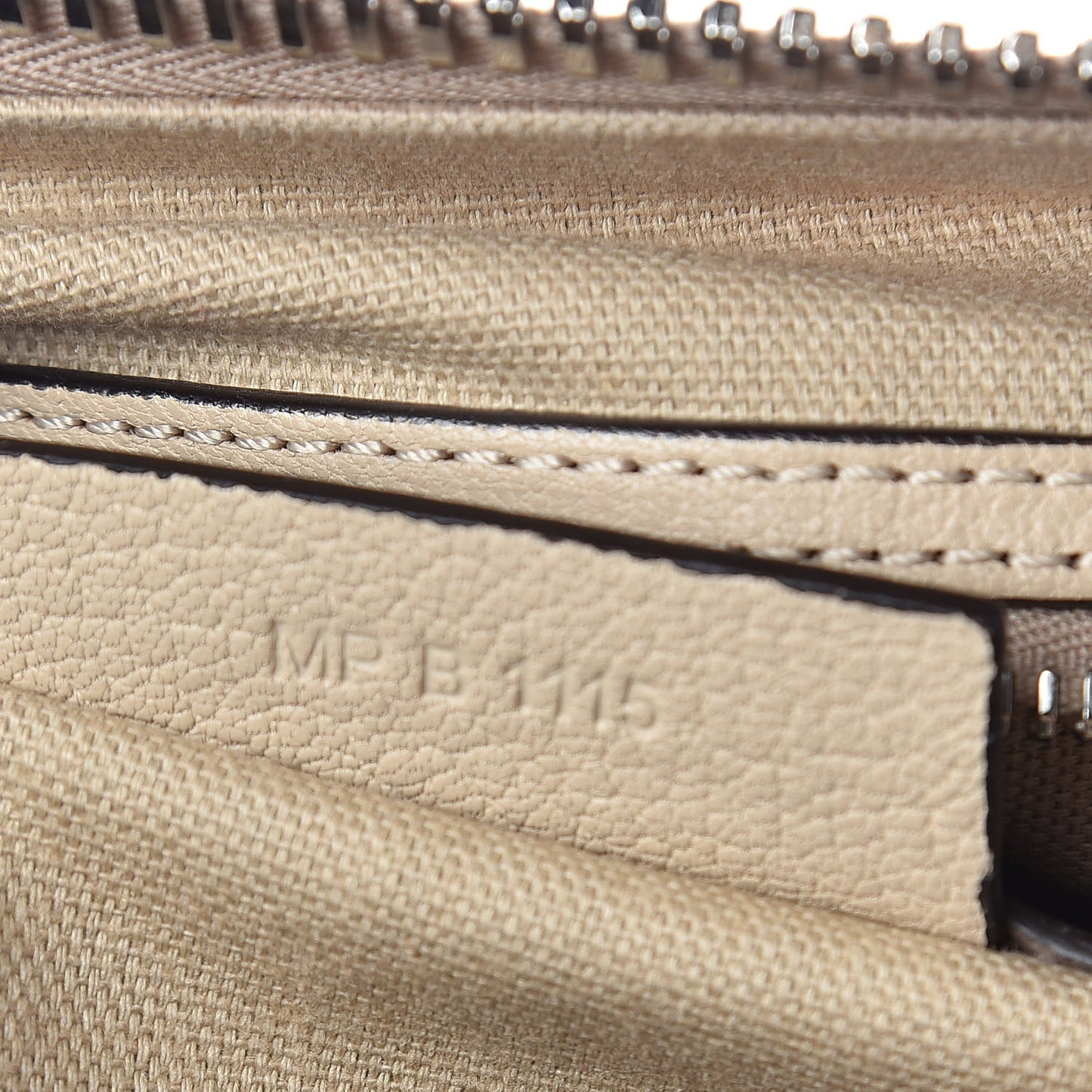 Sugar Goatskin Medium Antigona Skin