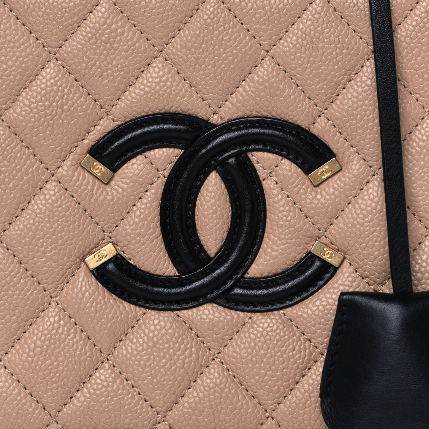 Caviar Quilted Medium CC Filigree Vanity Case Beige Black