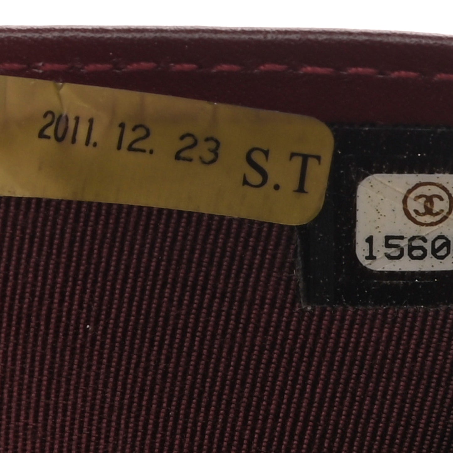 Caviar Quilted Yen Wallet Black