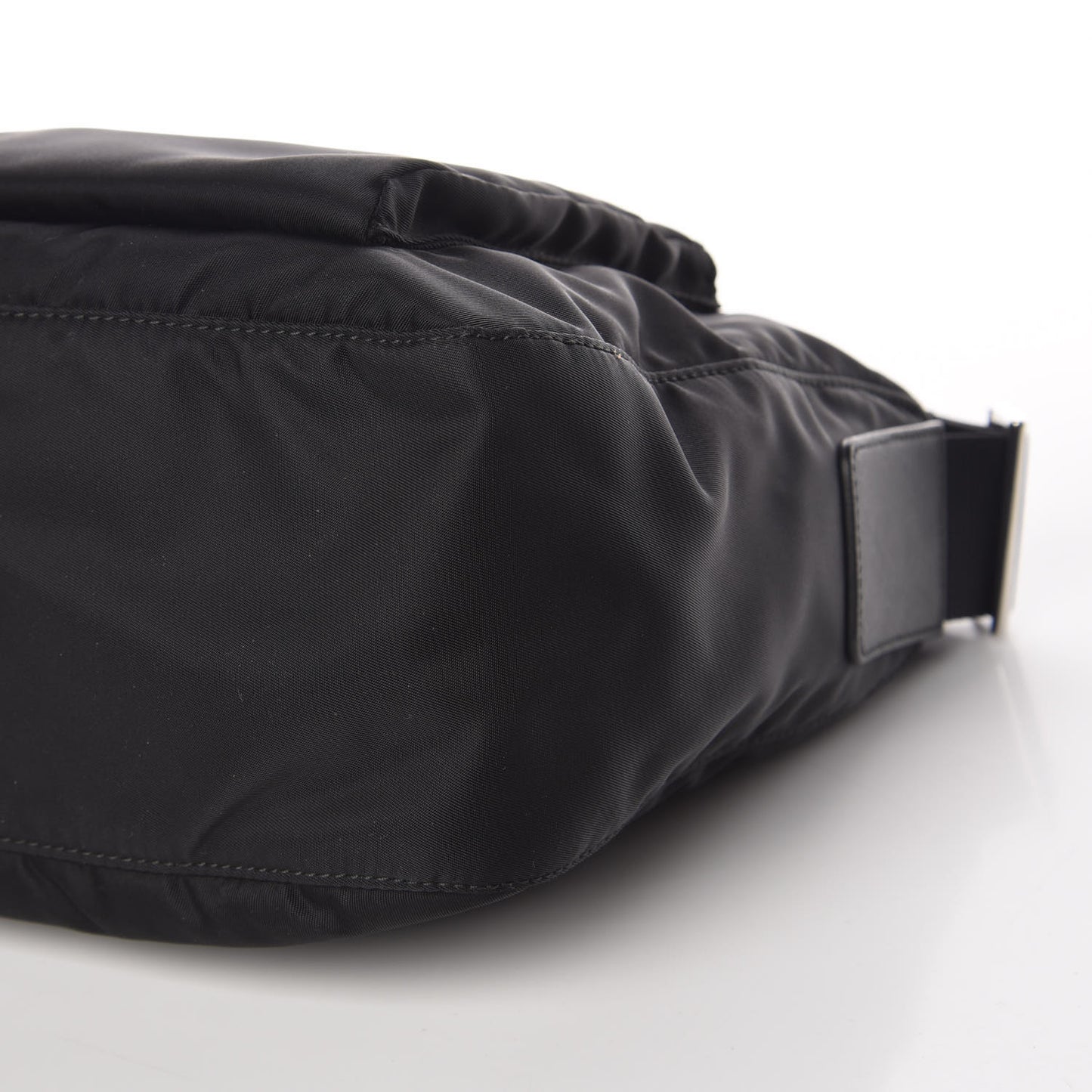 Nylon Flat Messenger Bag Black