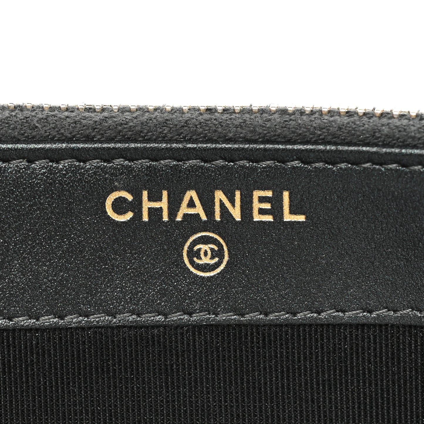Iridescent Caviar Quilted Small Clutch With Chain Black
